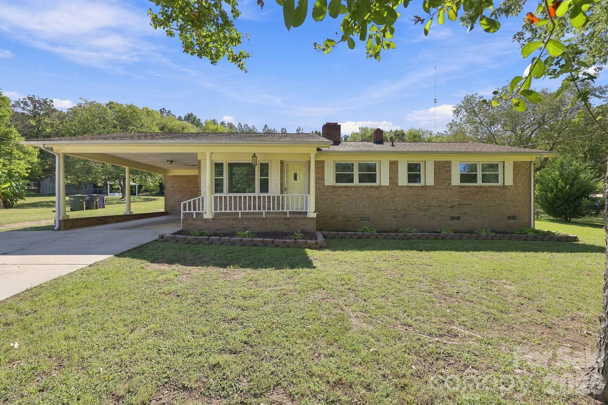 817 Rubens Road Property Photo 1