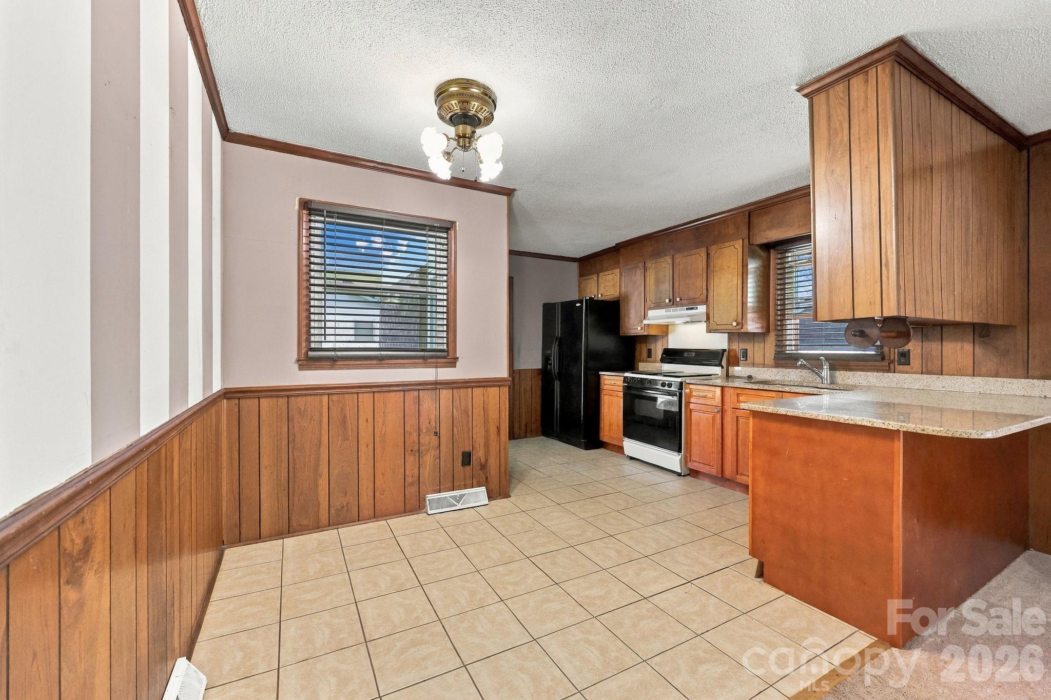 817 Rubens Road Property Photo 6