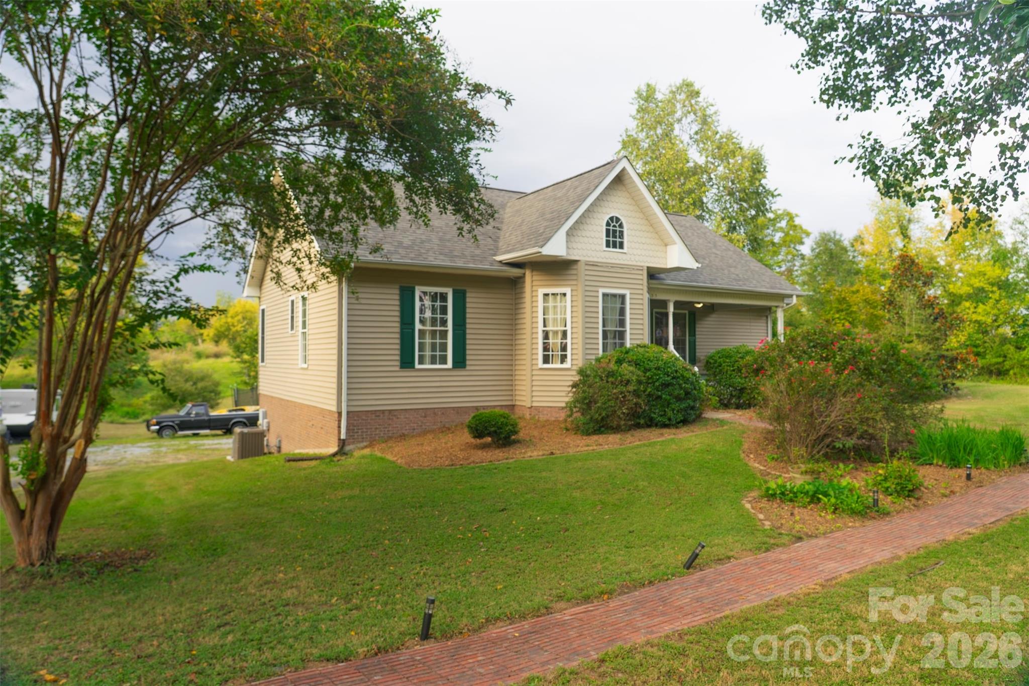 155 4th Avenue Property Photo 3