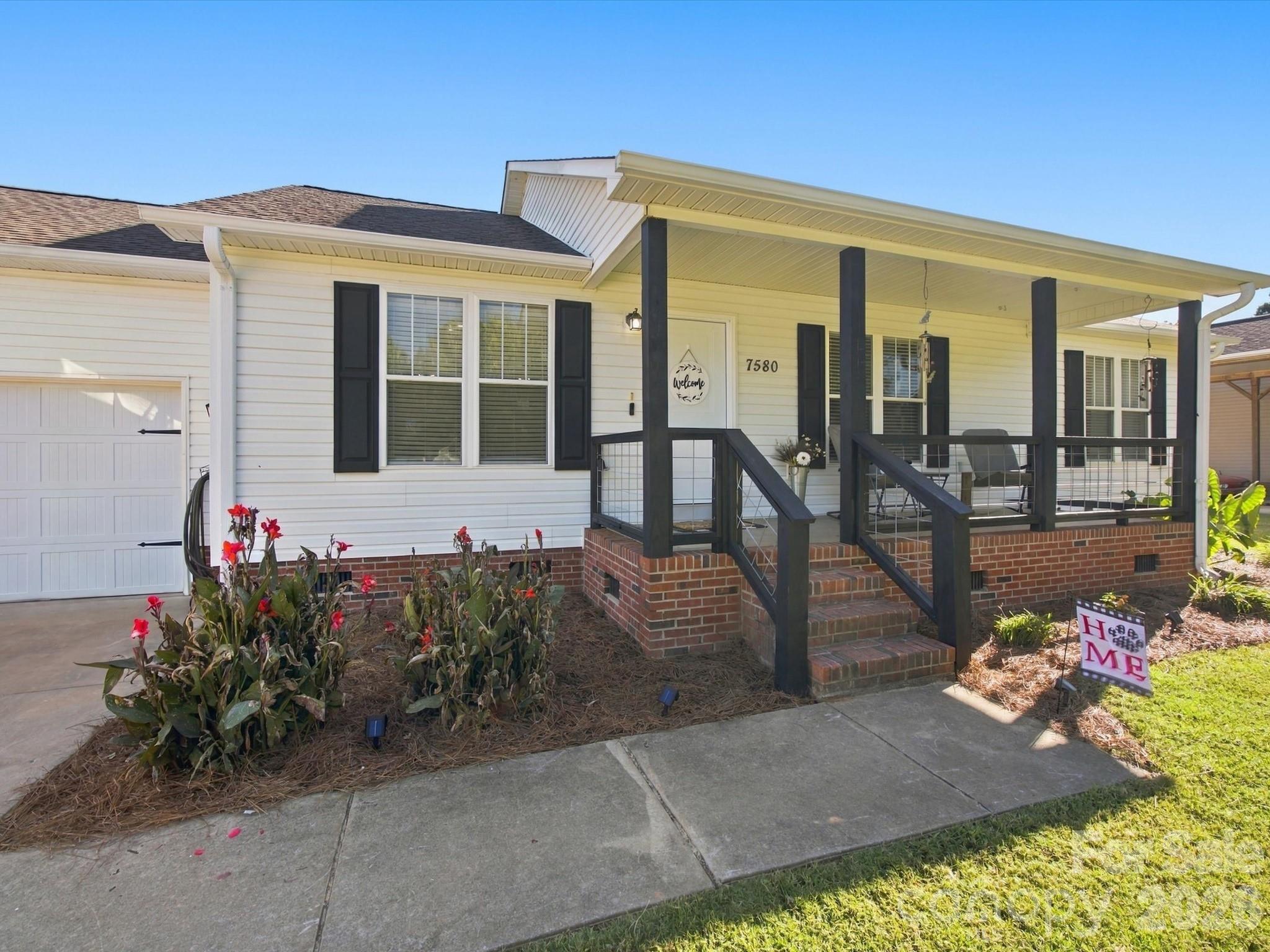 7580 Woodleaf Road Property Photo 3