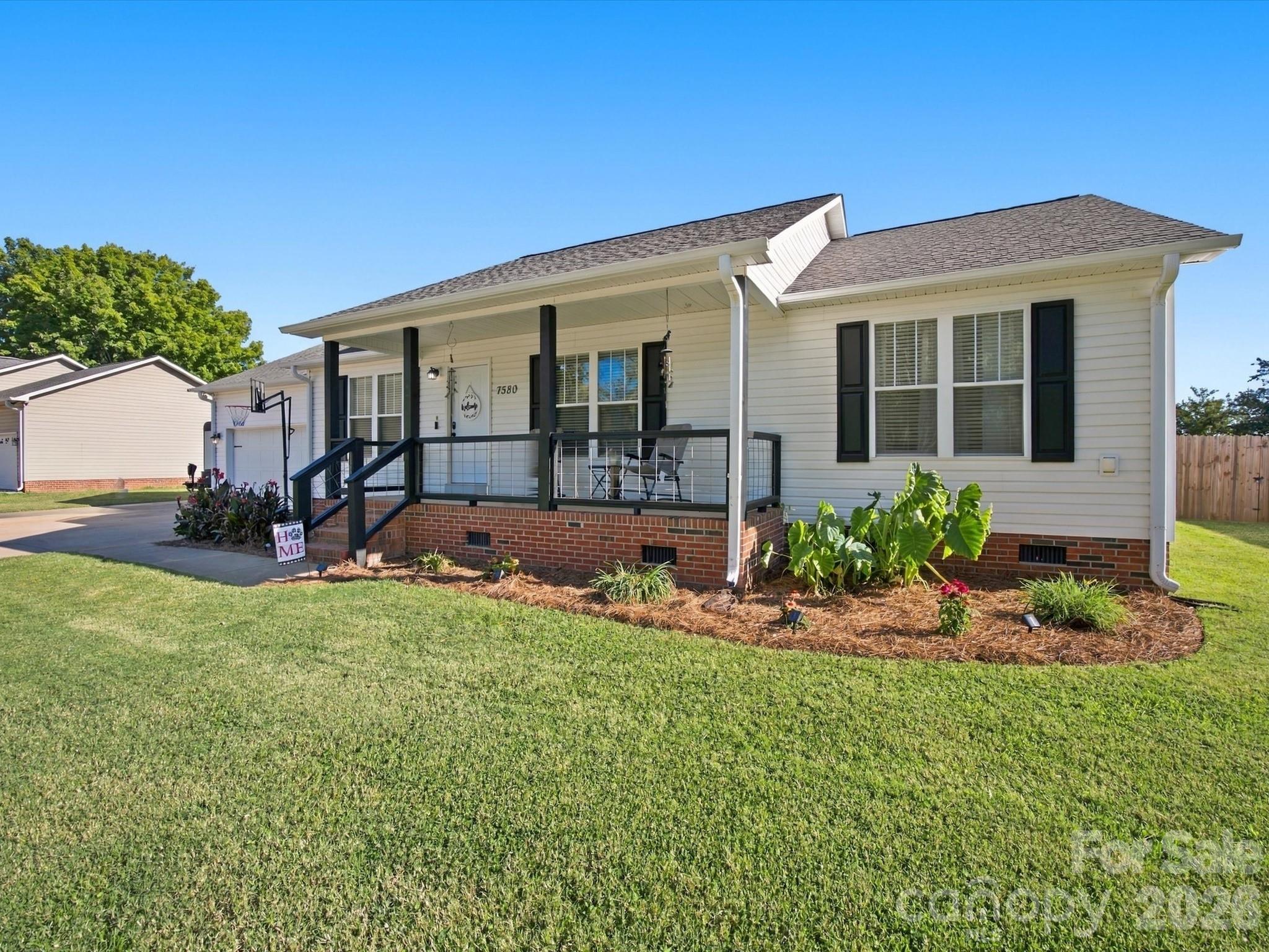 7580 Woodleaf Road Property Photo 5