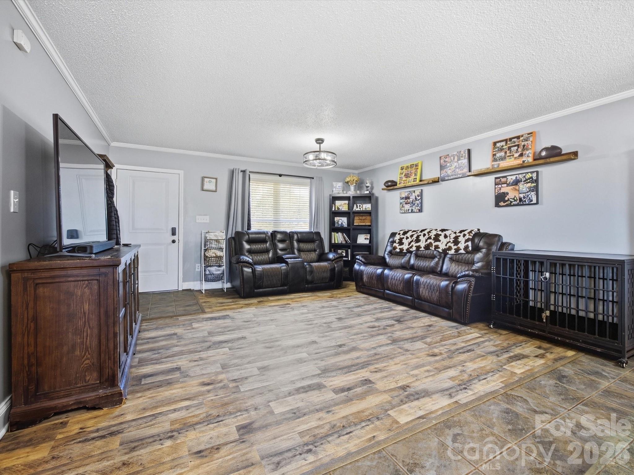 7580 Woodleaf Road Property Photo 7