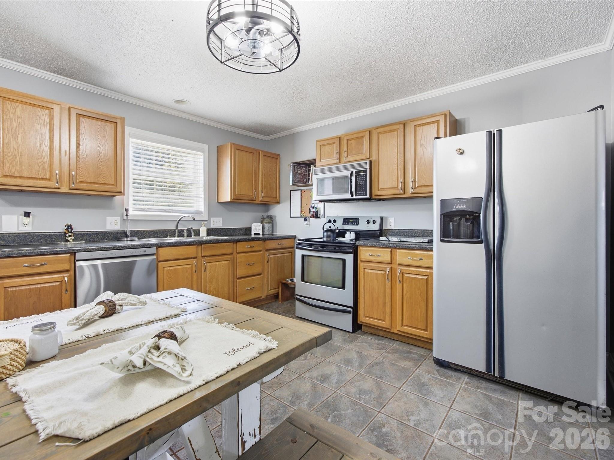 7580 Woodleaf Road Property Photo 10