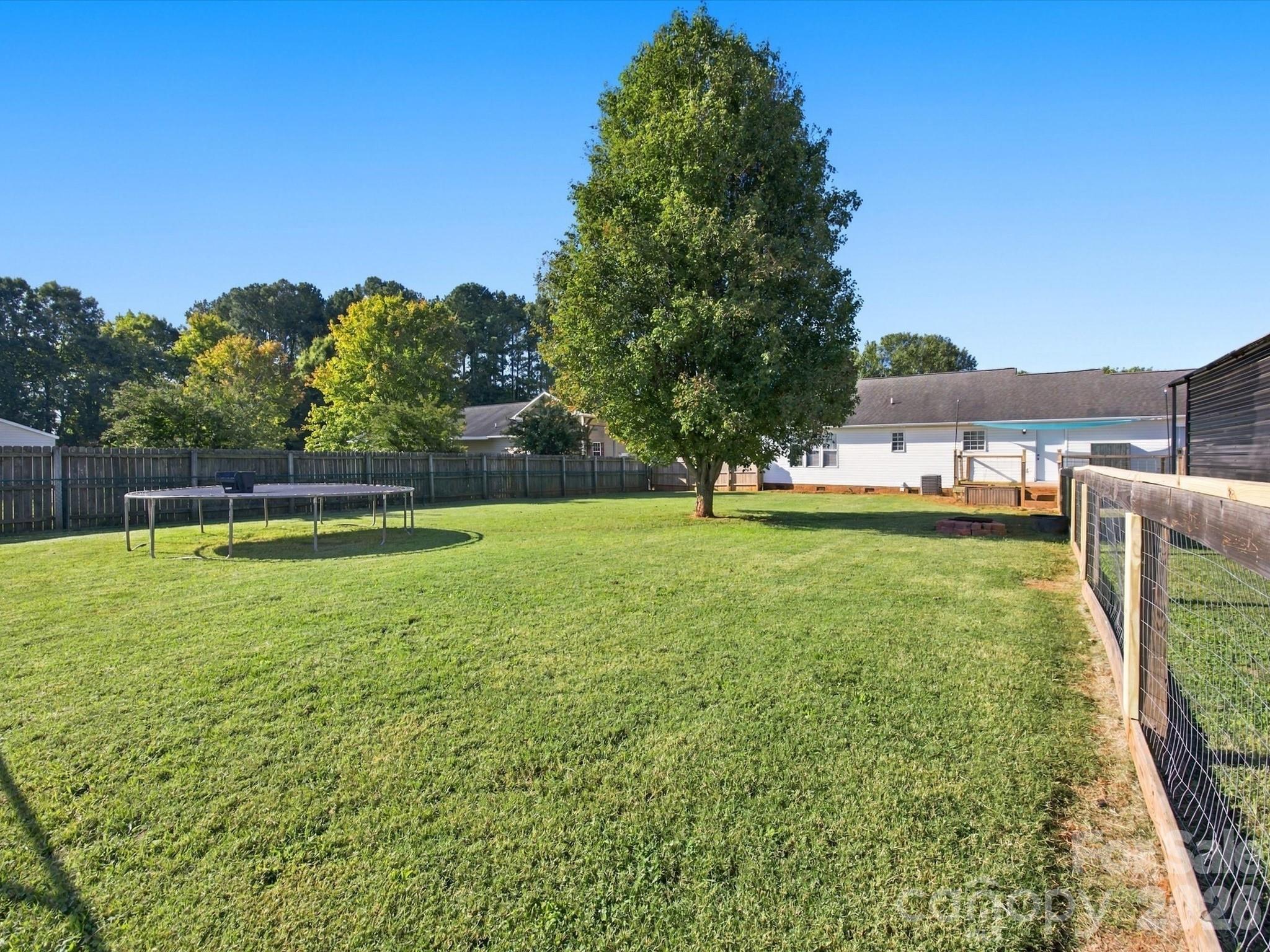 7580 Woodleaf Road Property Photo 24