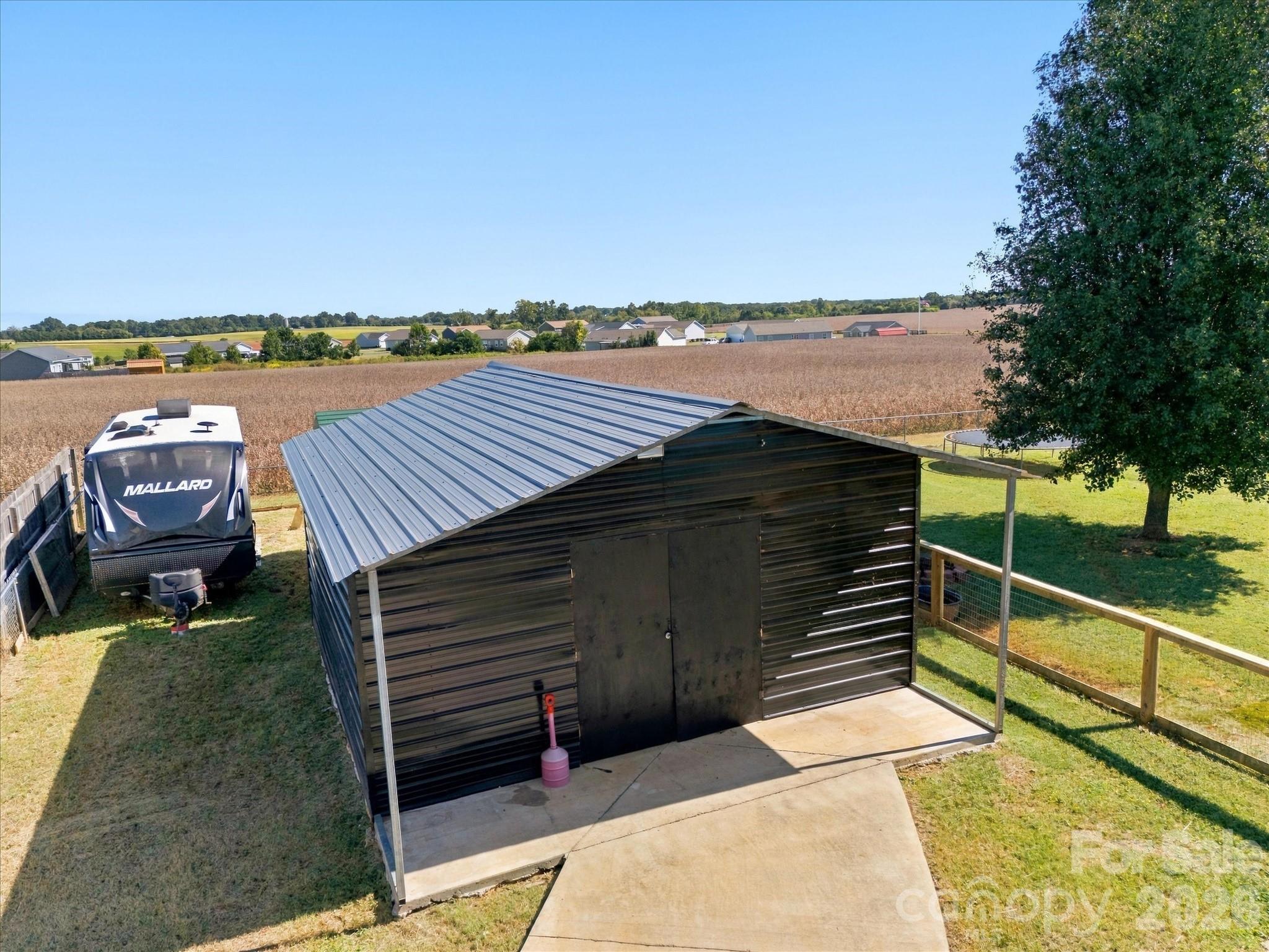 7580 Woodleaf Road Property Photo 27