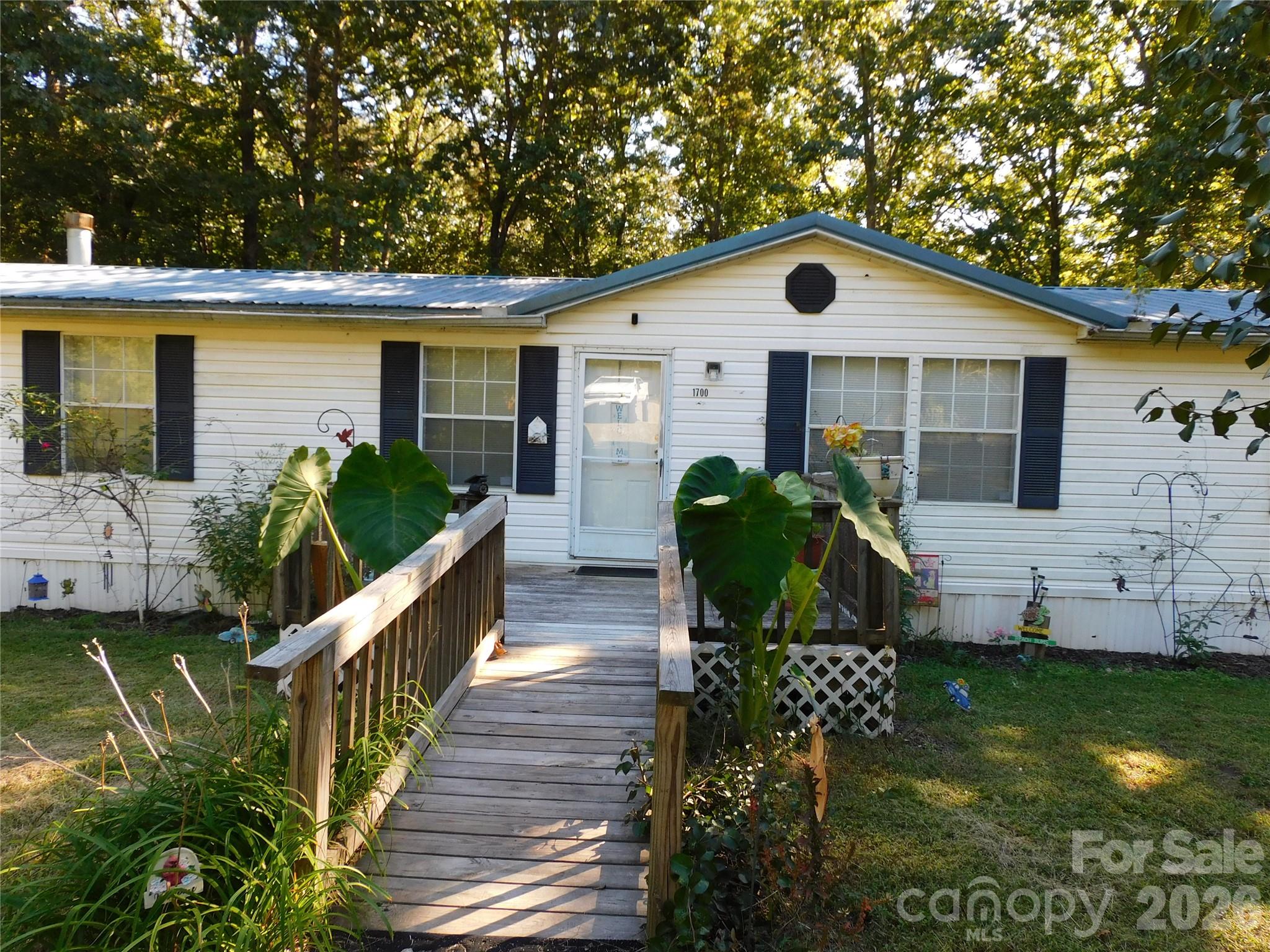 1700 Windsong Forest Road Property Photo 1