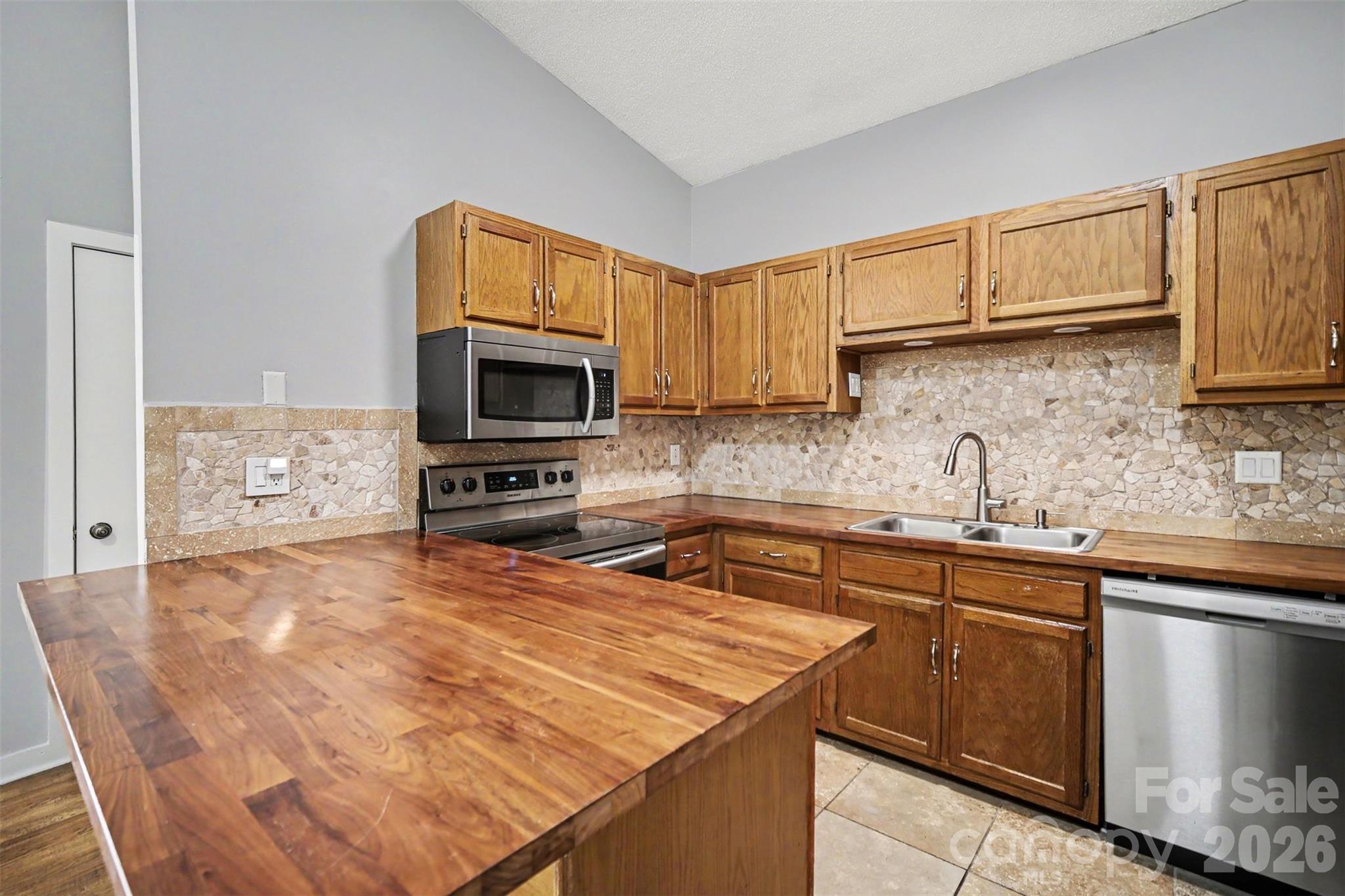 4130 Charlotte Highway L Property Photo 4