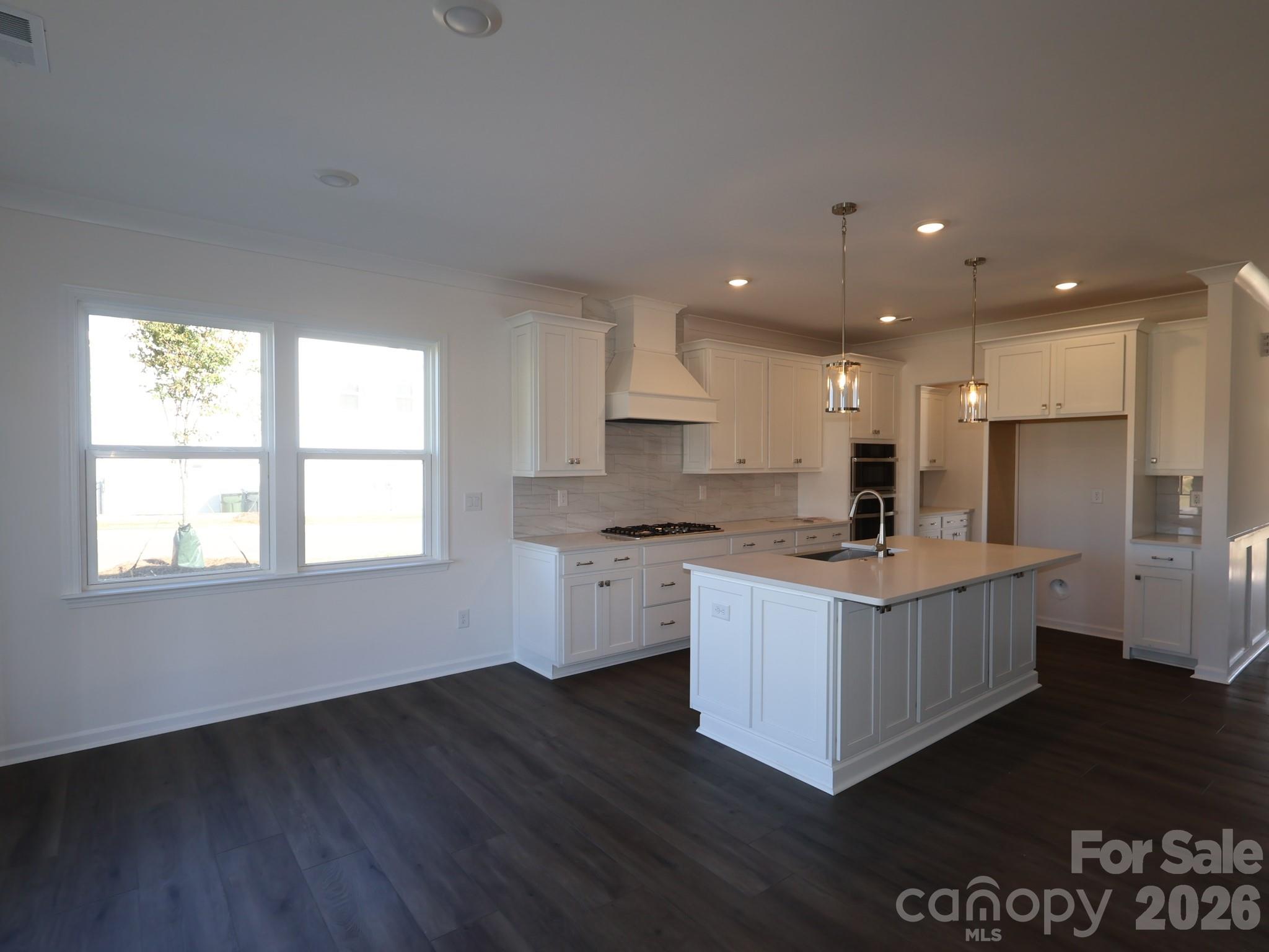 7204 Helmans Drive Property Photo 6