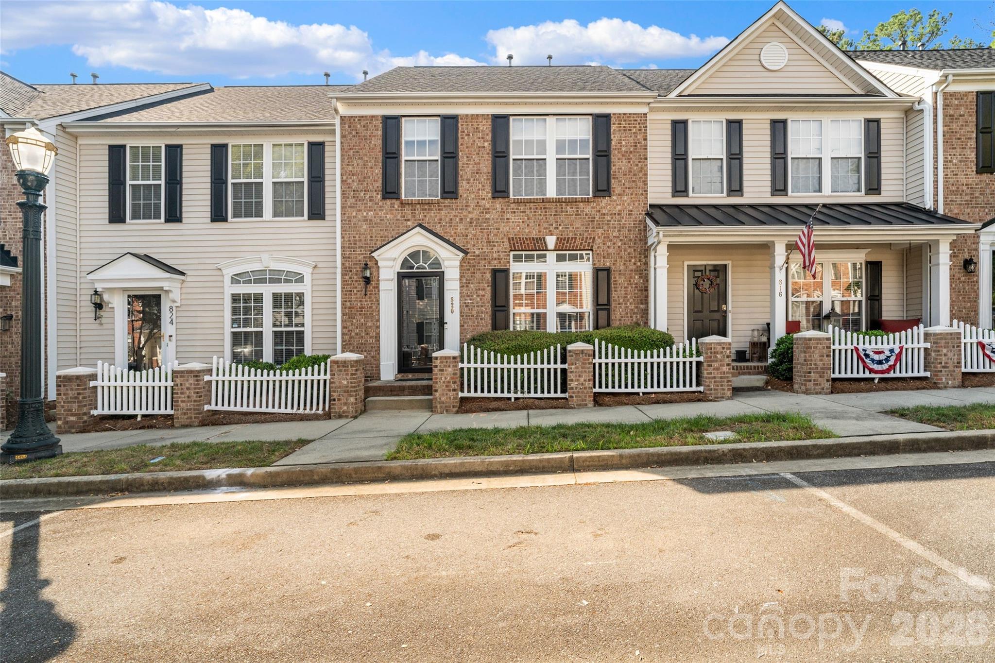 820 Dillard Road Property Photo 2