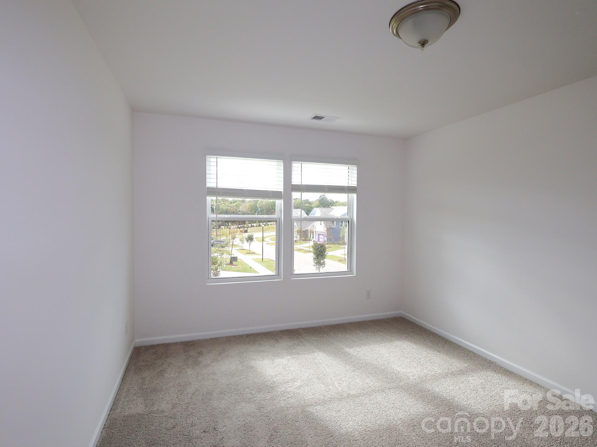 2002 Augustine Street Property Photo 8
