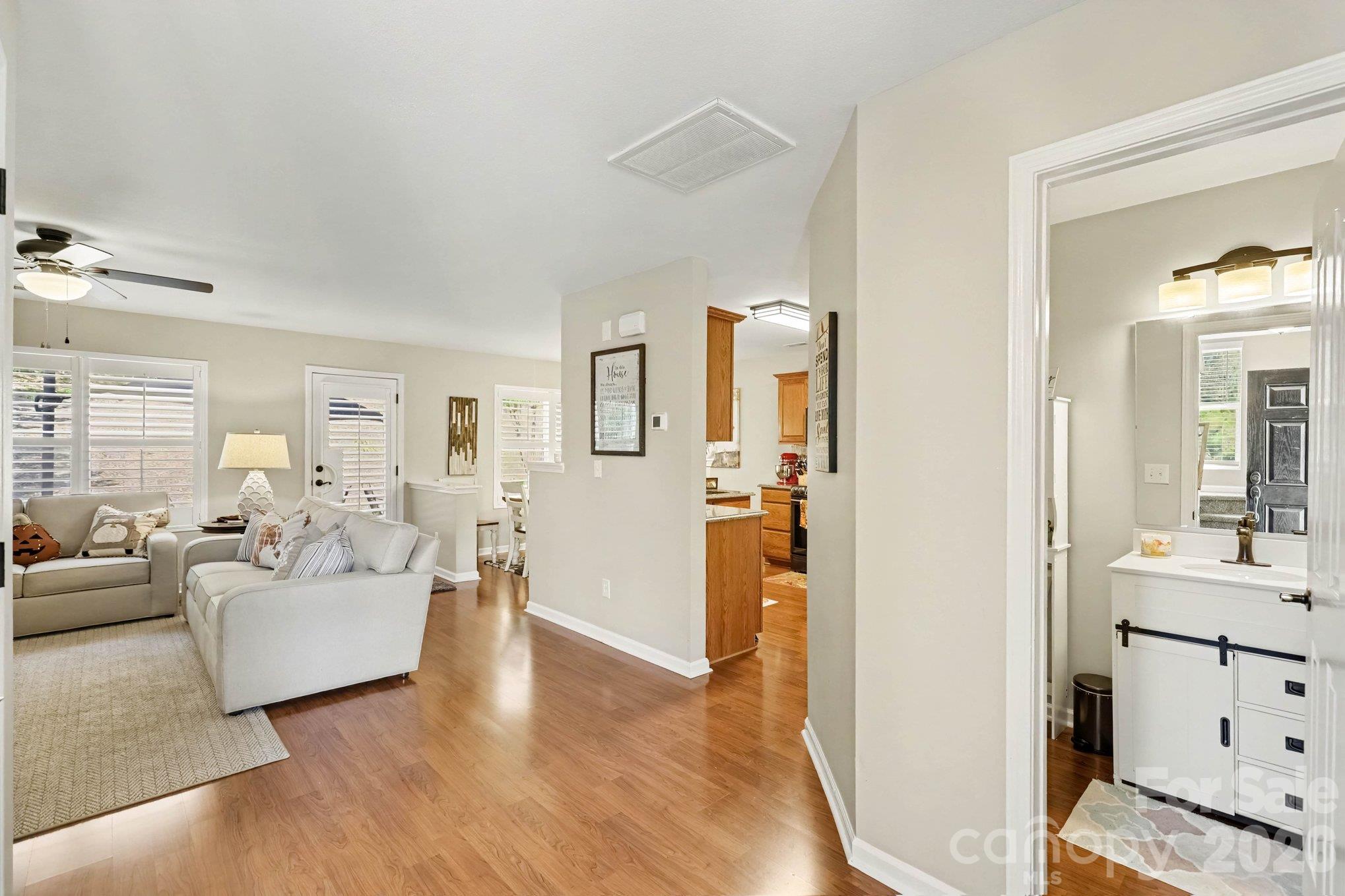 3817 Broadwater Court Property Photo 6