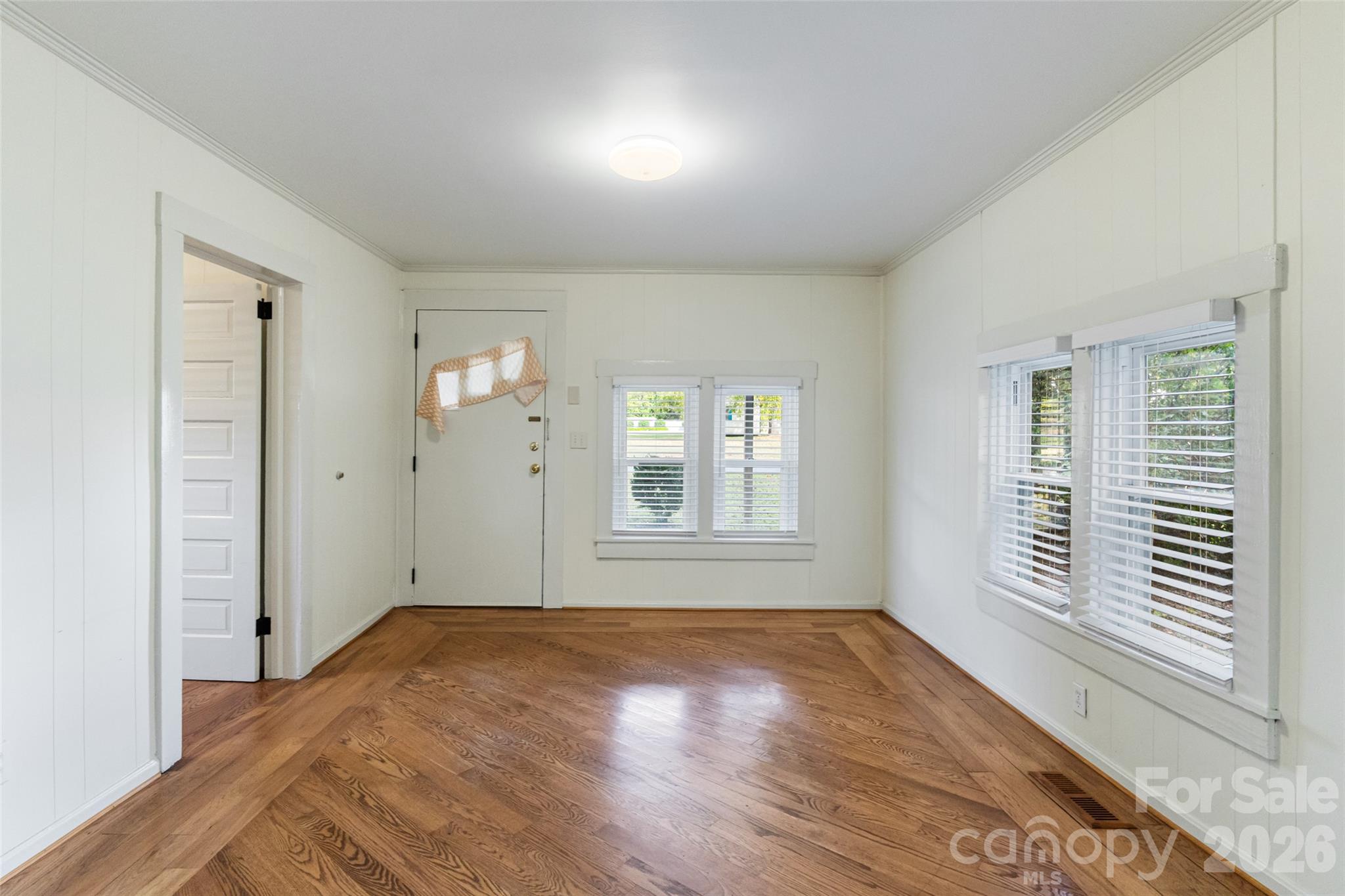 227 Lowry Street Property Photo 6