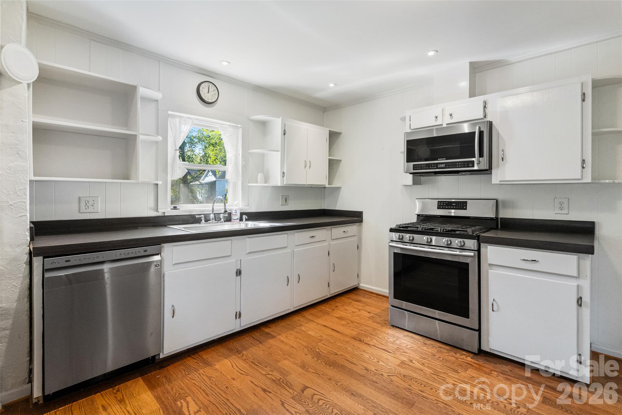 227 Lowry Street Property Photo 12