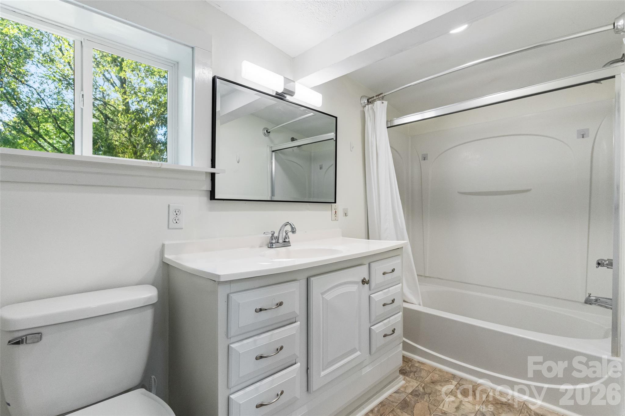 227 Lowry Street Property Photo 20