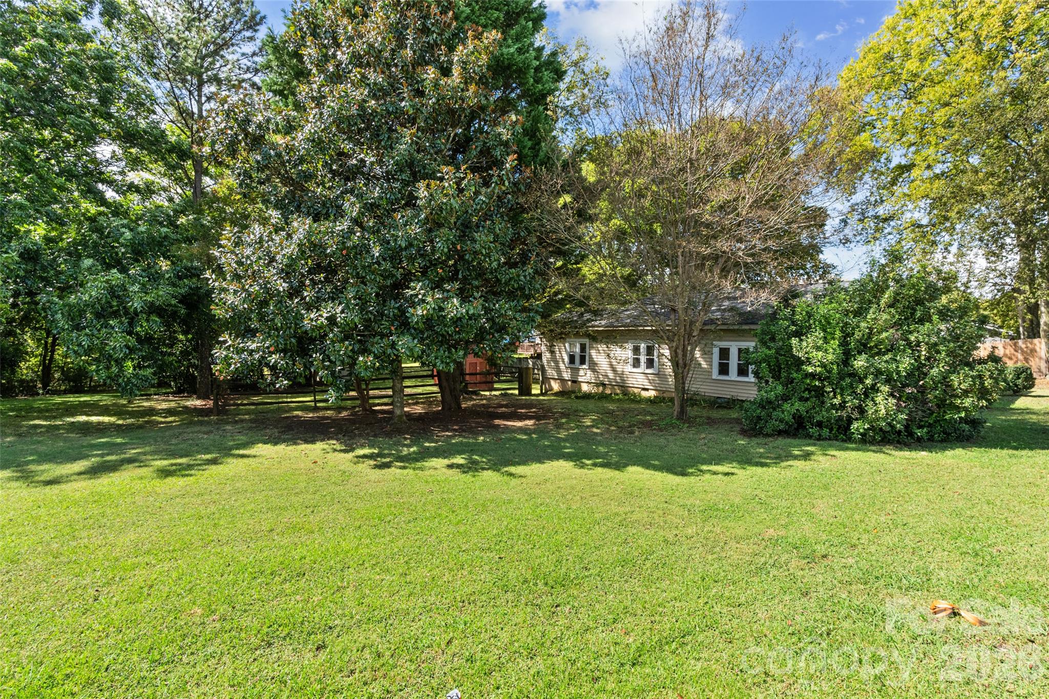 227 Lowry Street Property Photo 21