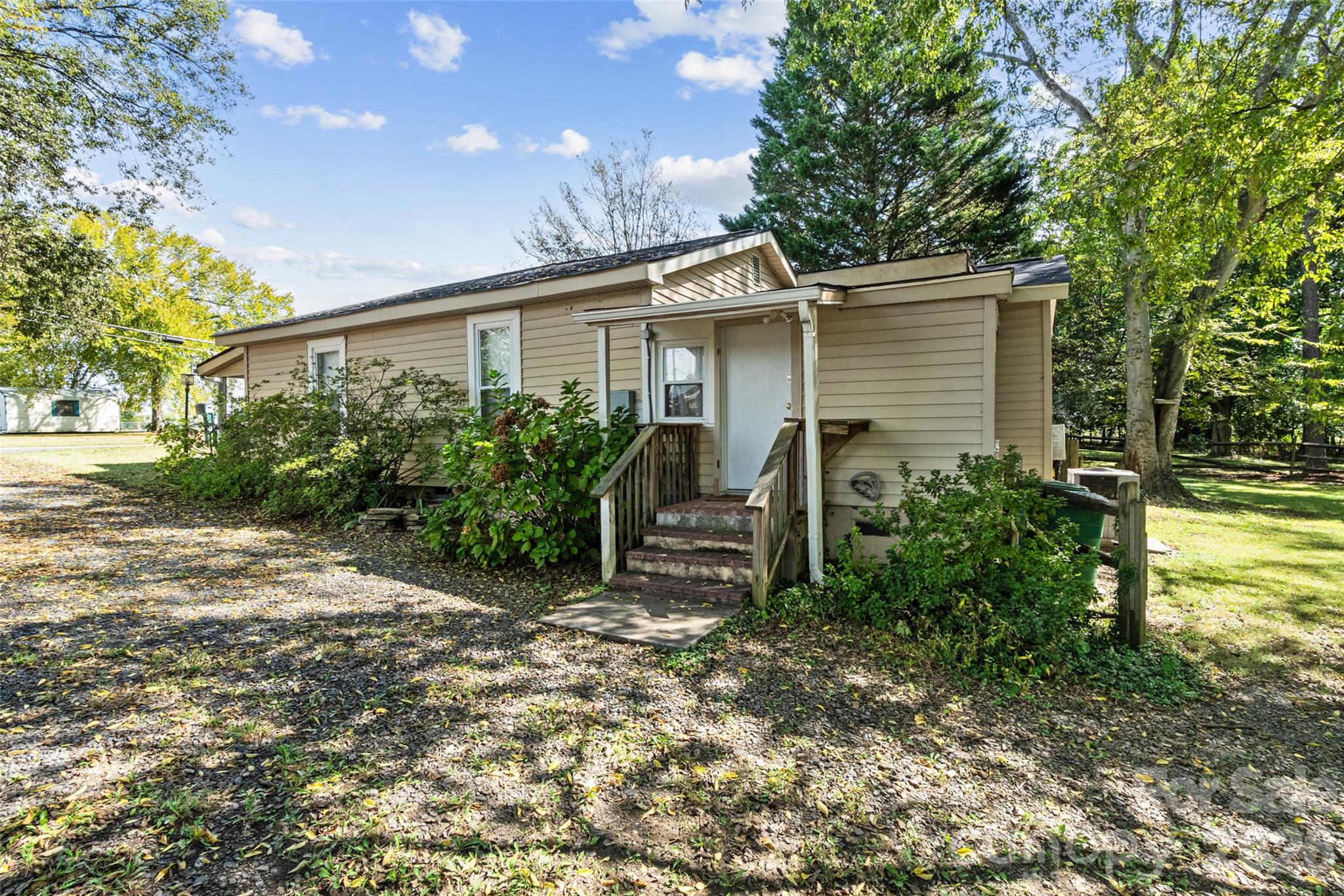 227 Lowry Street Property Photo 22