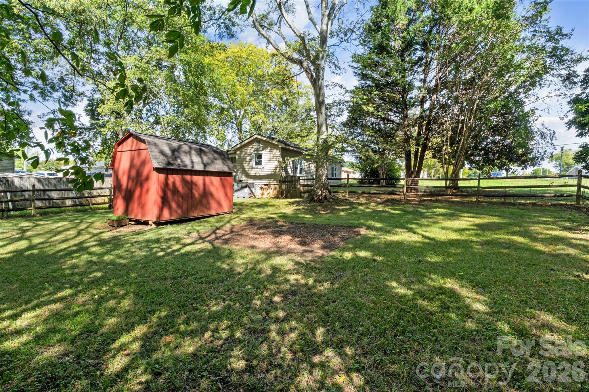 227 Lowry Street Property Photo 25