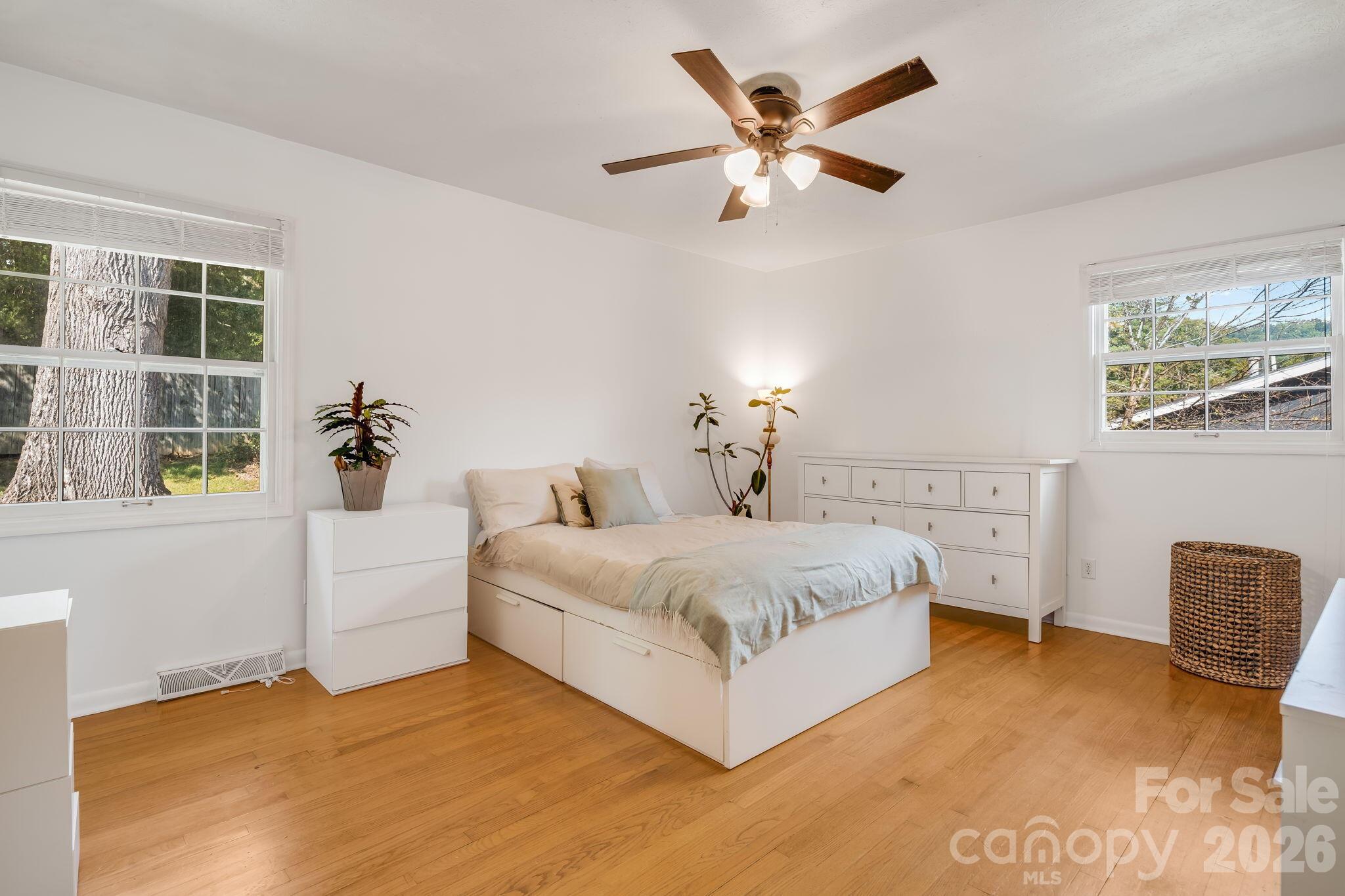 5 W Maple Drive Property Photo 11