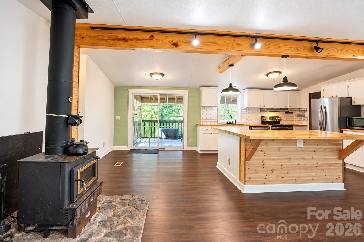 91 Walnut Drive Property Photo 3