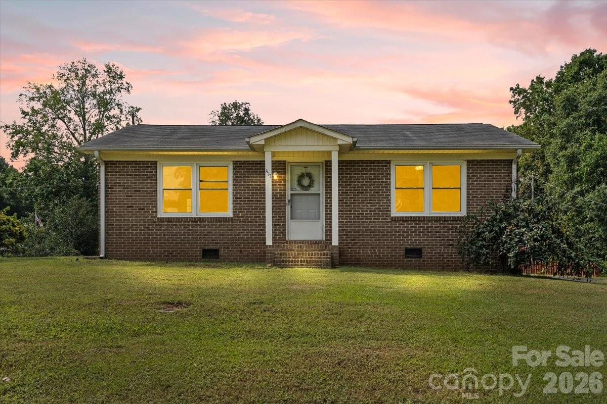 417 W Buckoak Street Property Photo 1