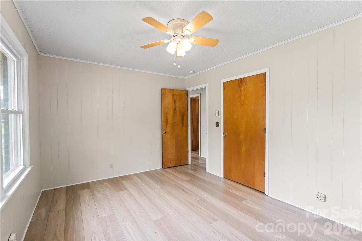 417 W Buckoak Street Property Photo 14