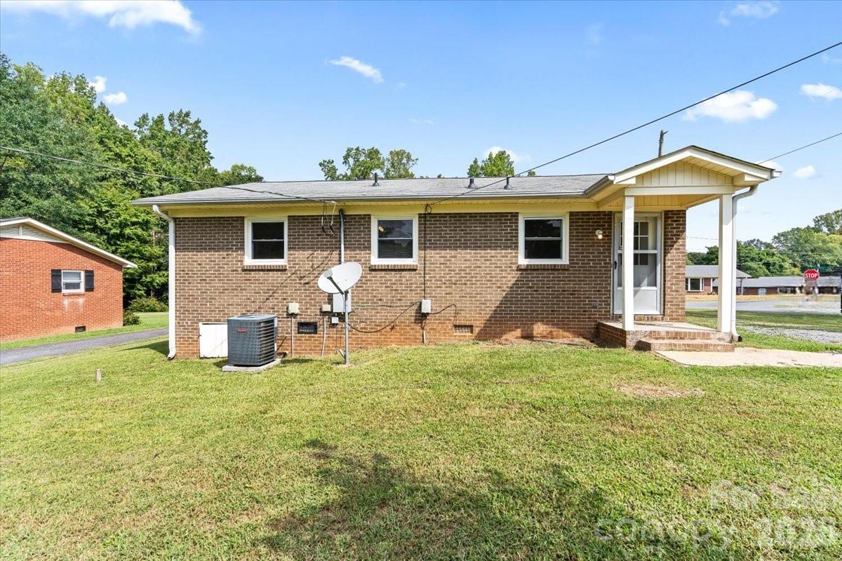417 W Buckoak Street Property Photo 19