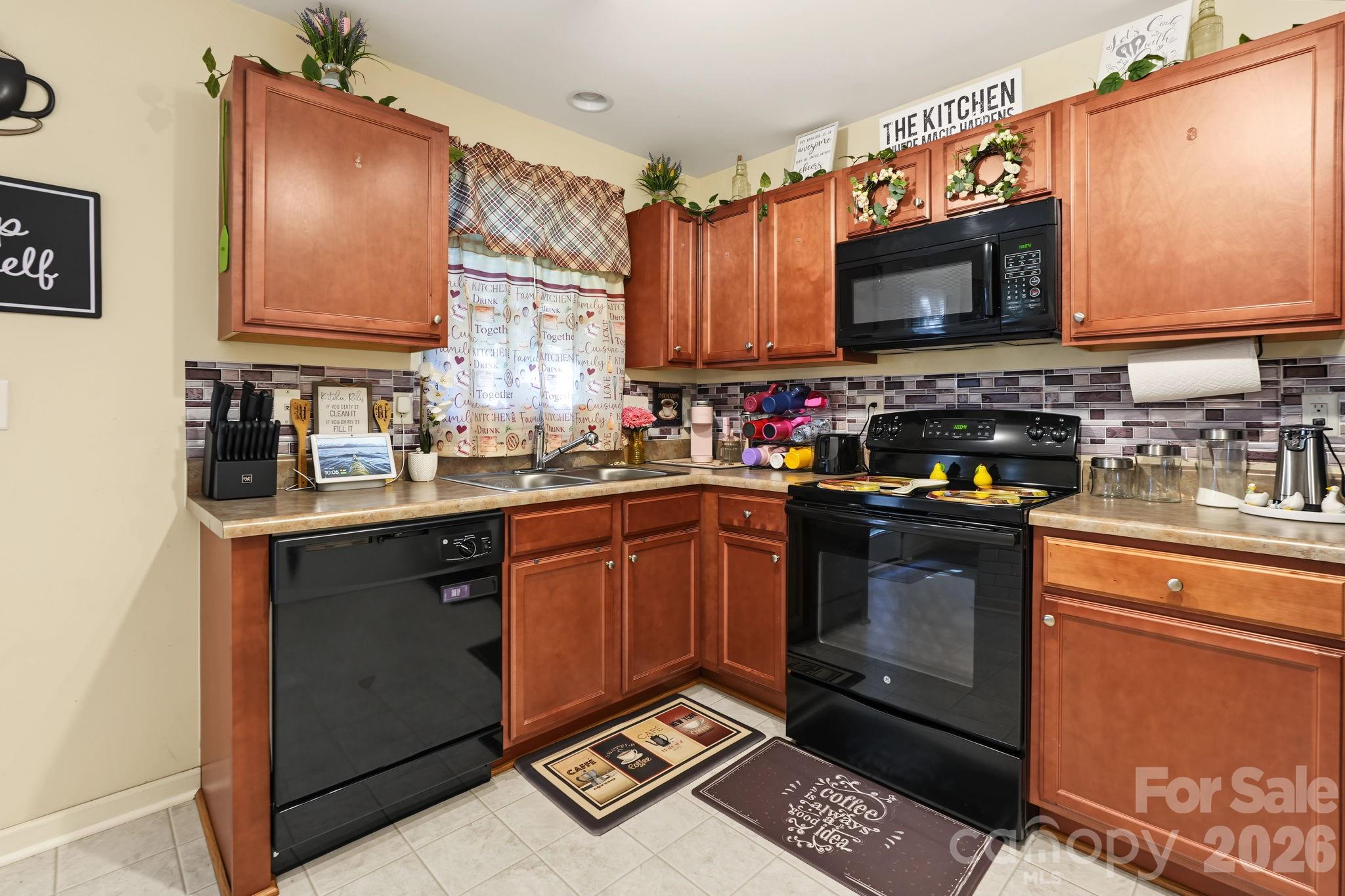 1319 Phil Oneil Drive Property Photo 8