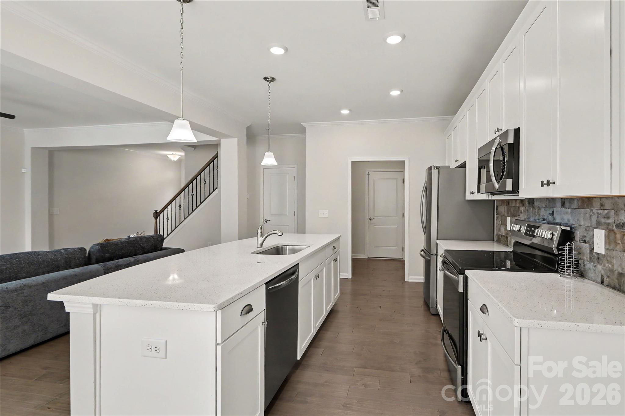 809 River Park Road Property Photo 9