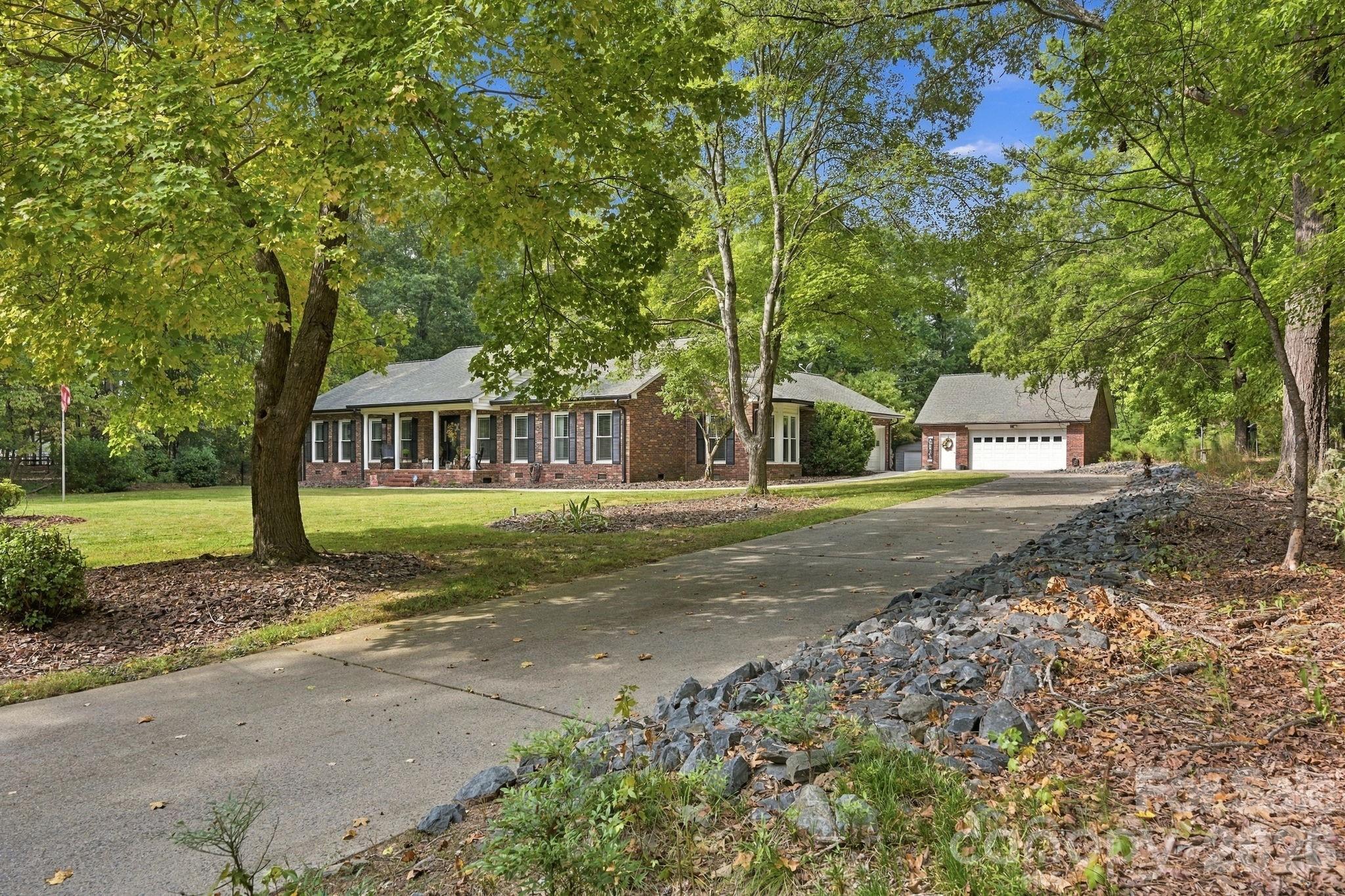 1734 Bellamy Circle Property Photo 1