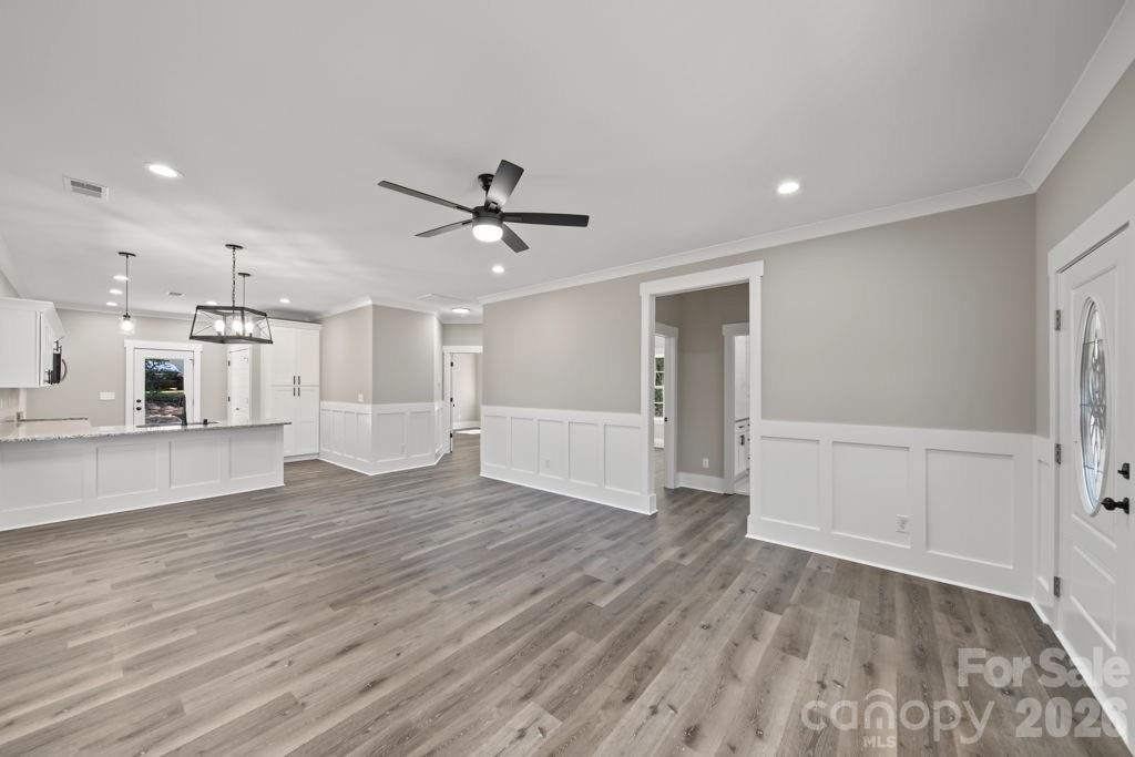 726 Carr Street Property Photo 4