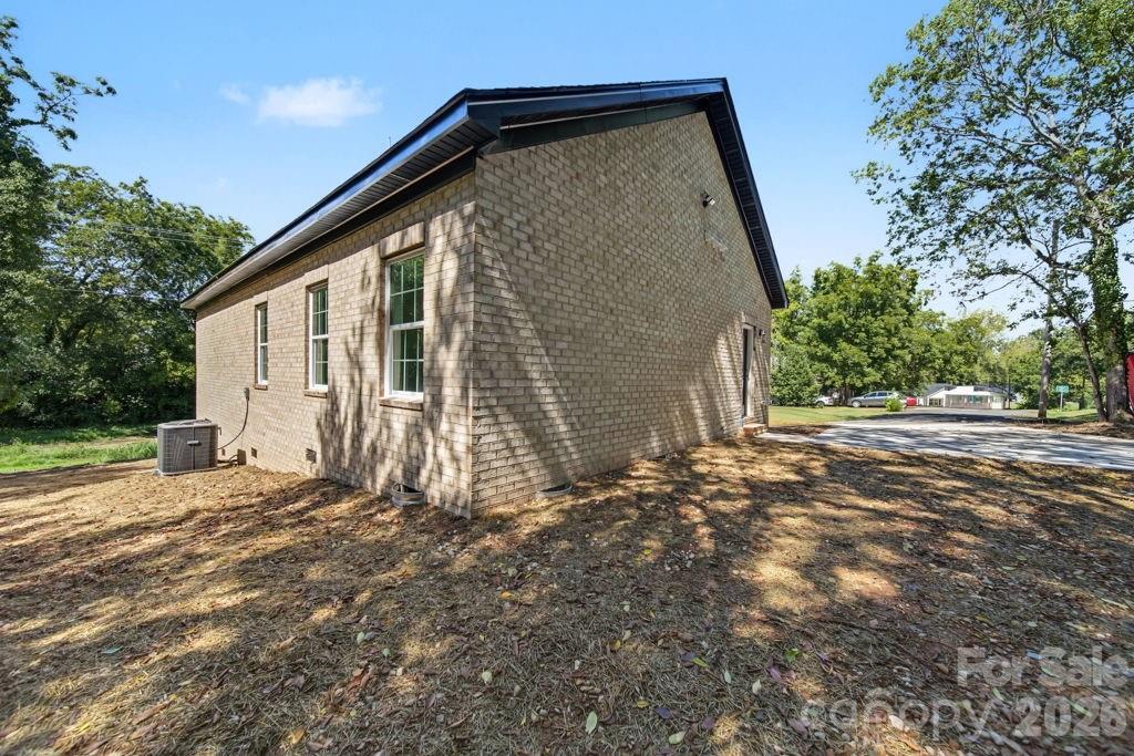 726 Carr Street Property Photo 20