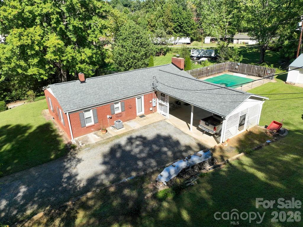 709 Berry Place Property Photo 4