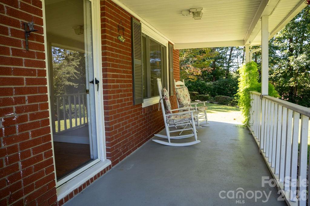 709 Berry Place Property Photo 6