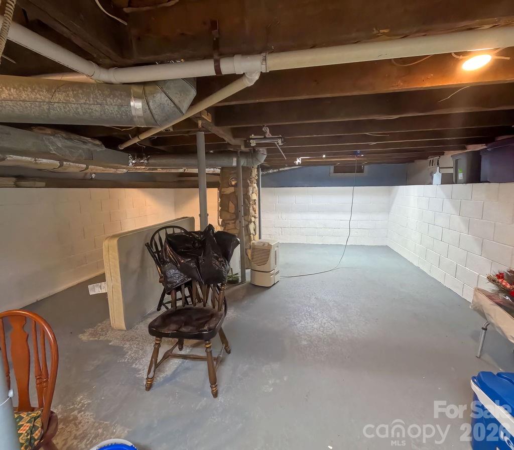 709 Berry Place Property Photo 18