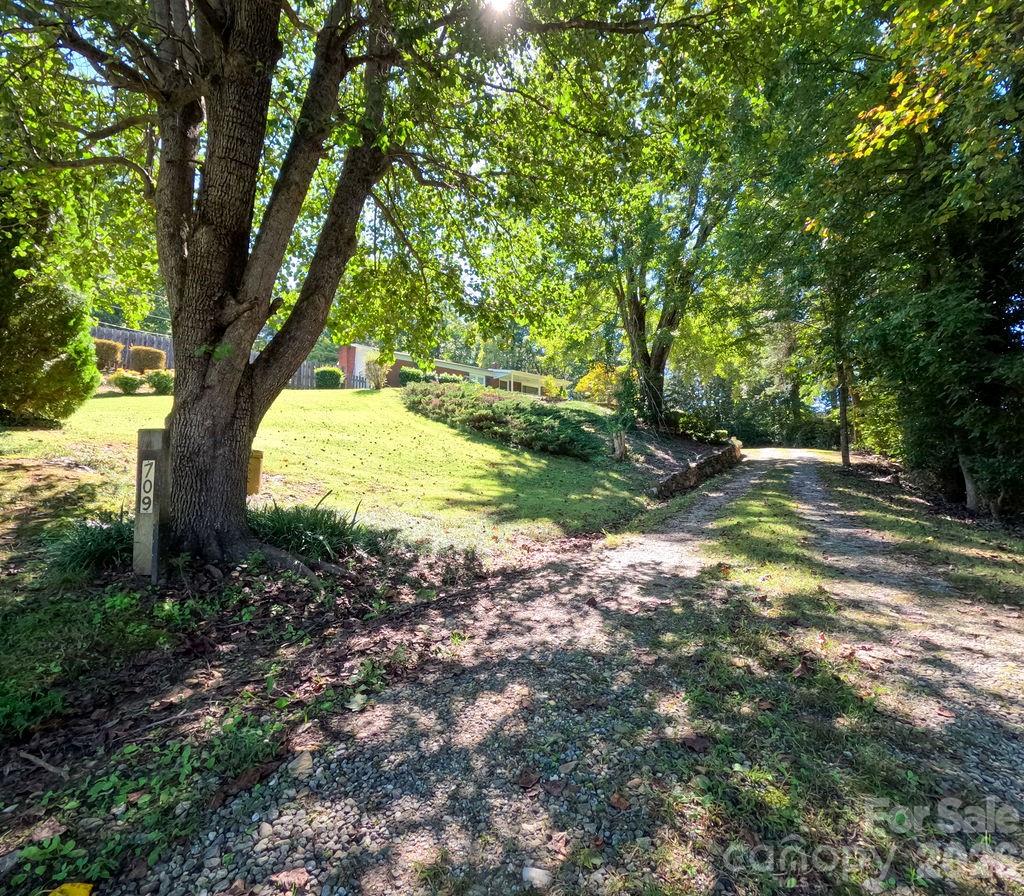 709 Berry Place Property Photo 27