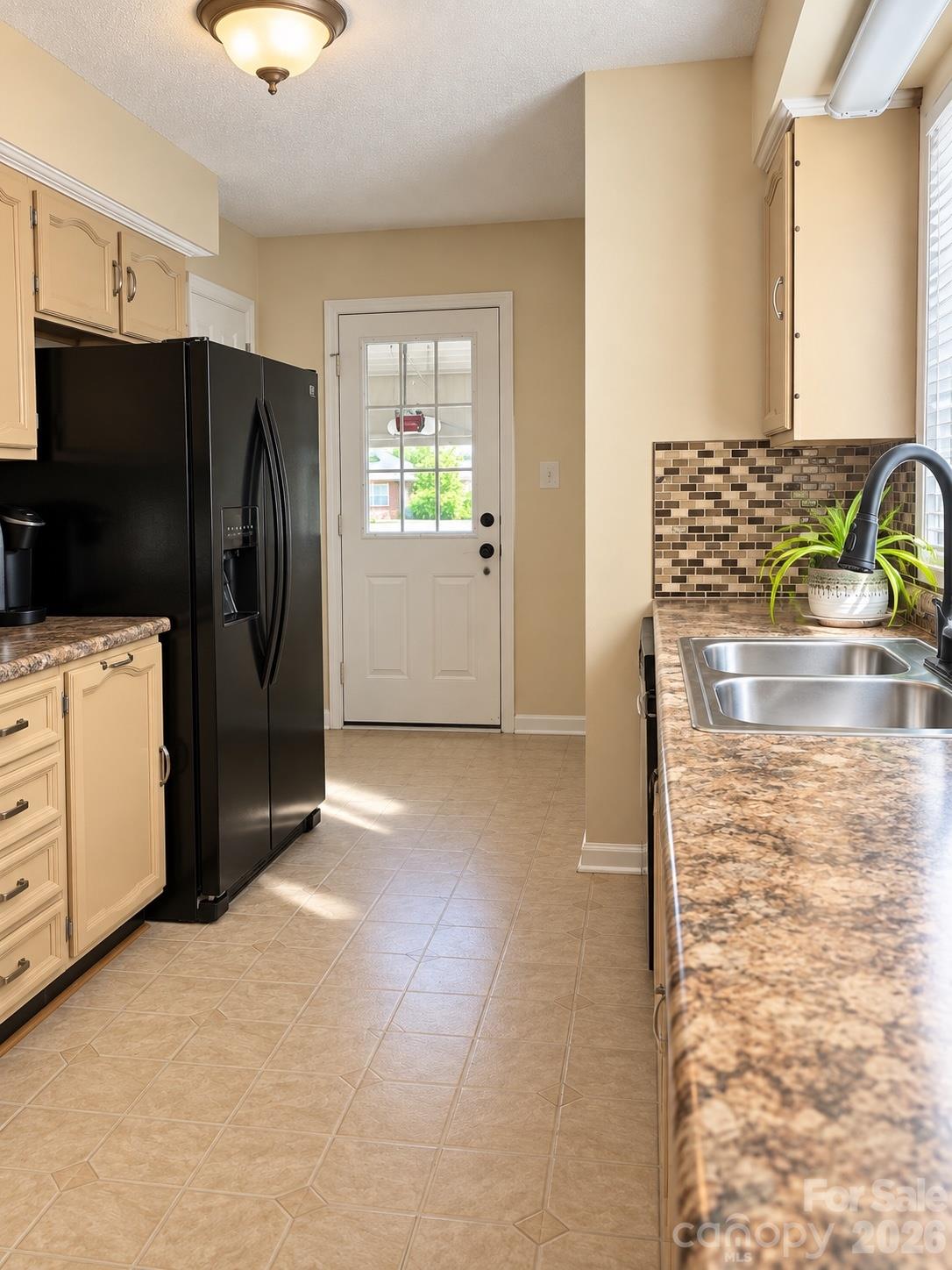 1677 Allen Lane Property Photo 3