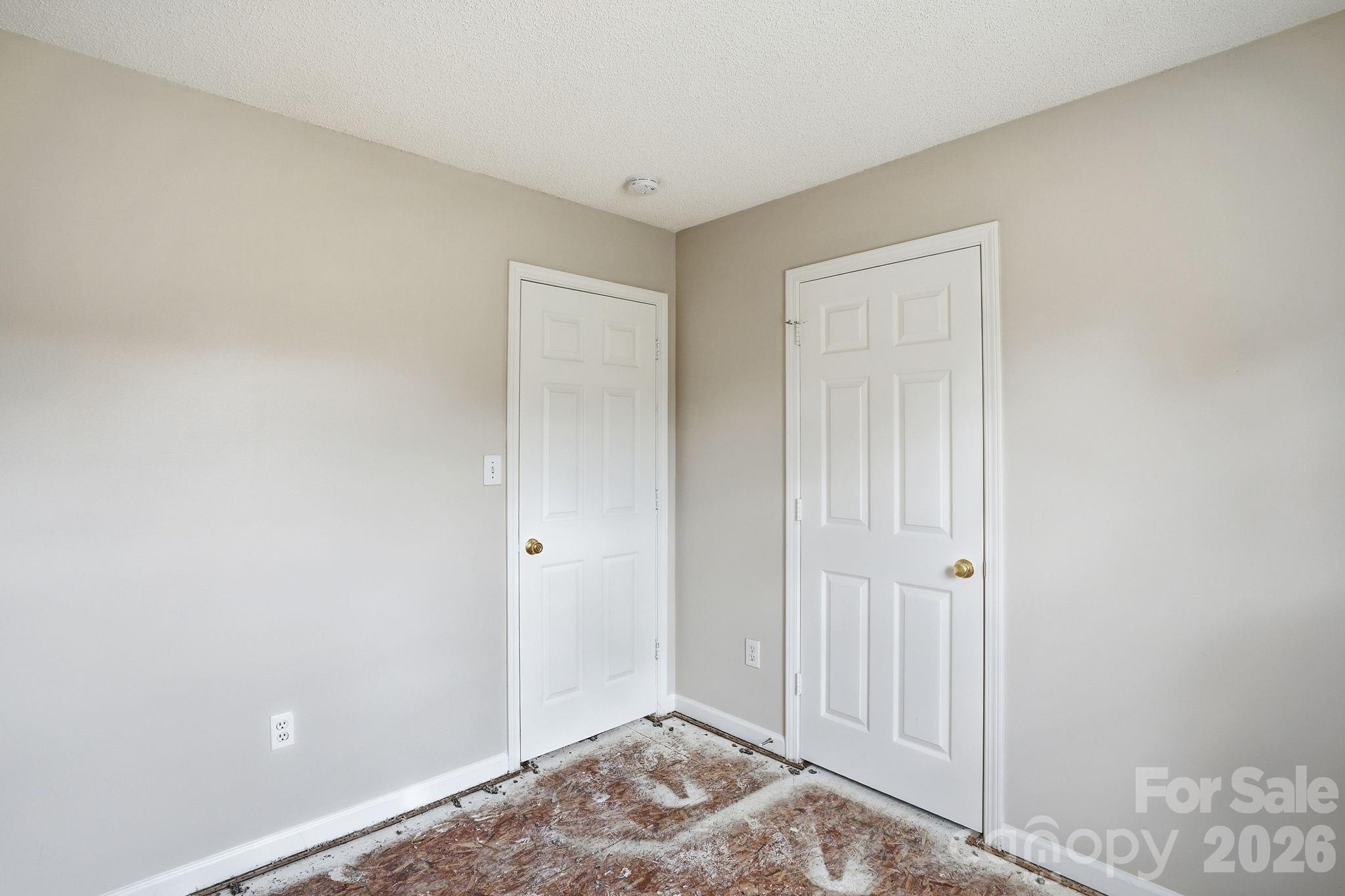 802 Almora Drive Property Photo 7