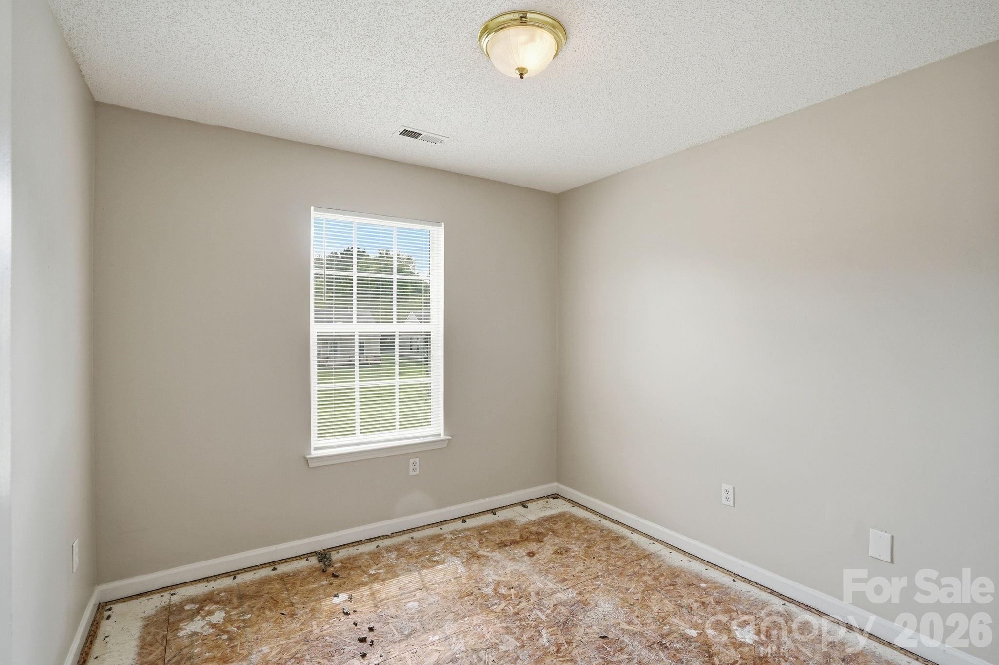802 Almora Drive Property Photo 8