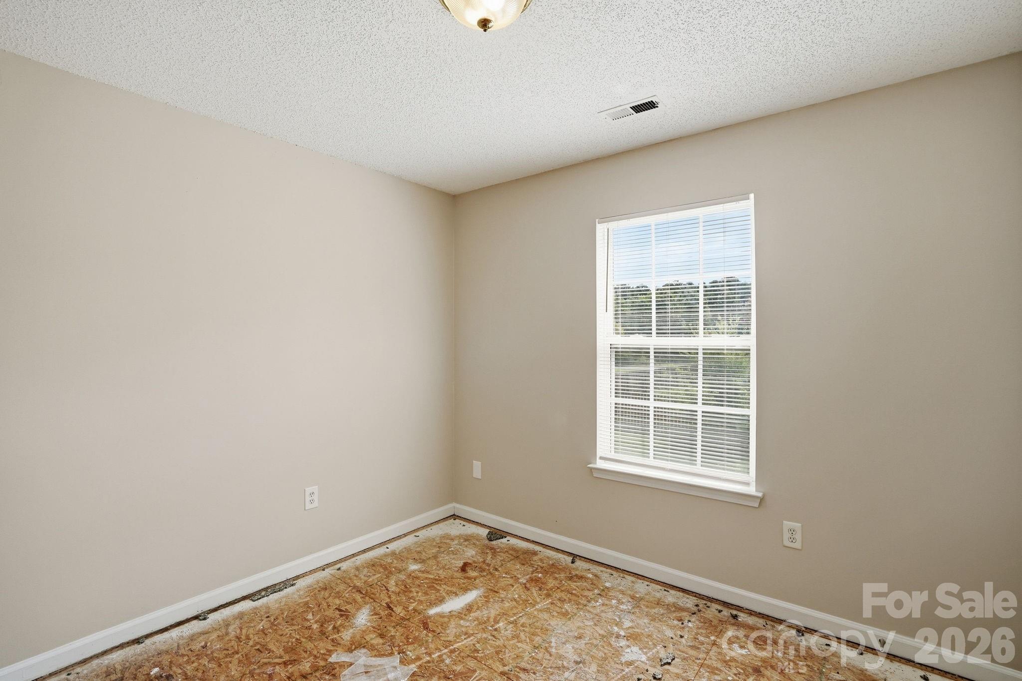 802 Almora Drive Property Photo 9