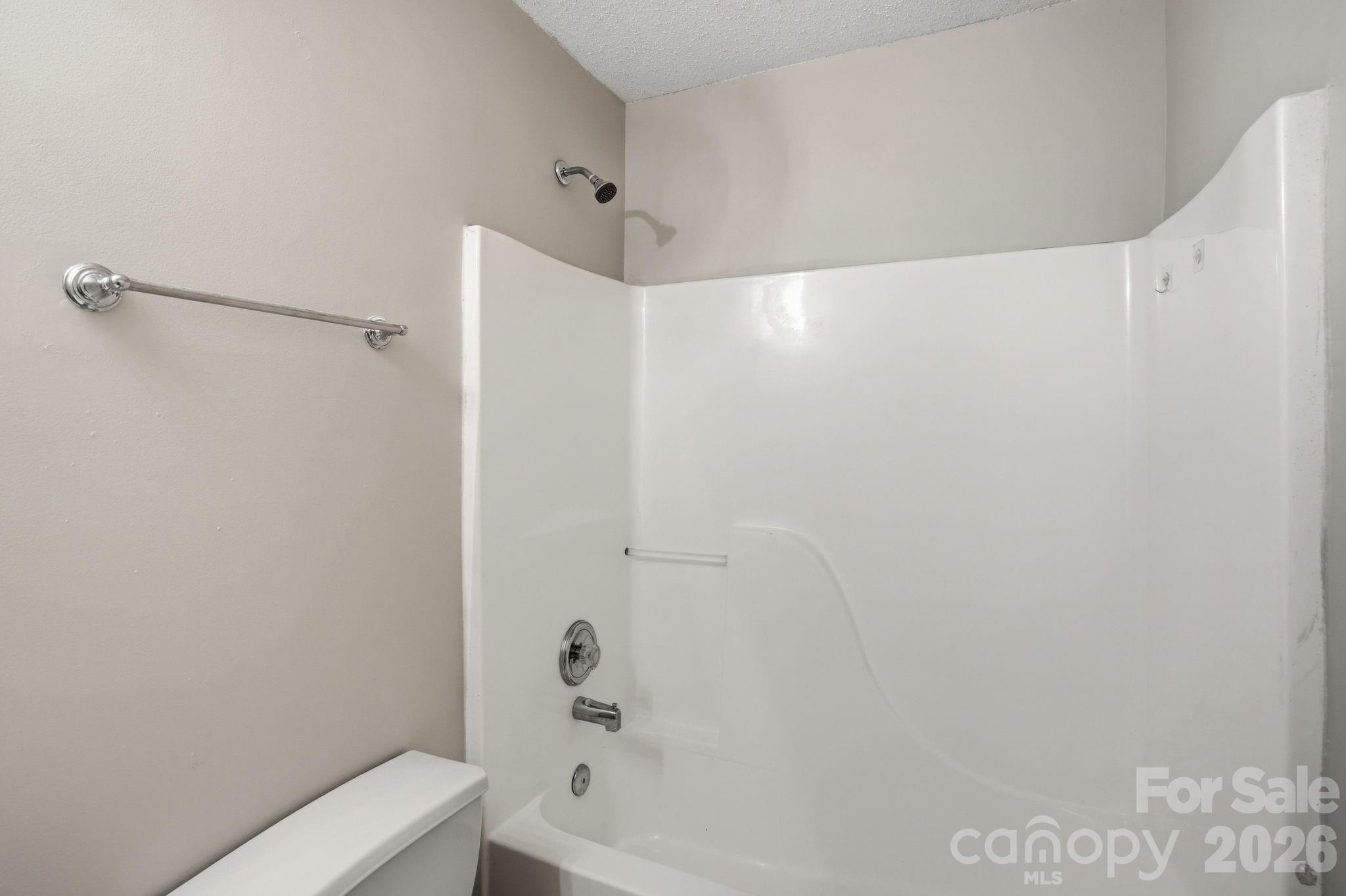 802 Almora Drive Property Photo 16