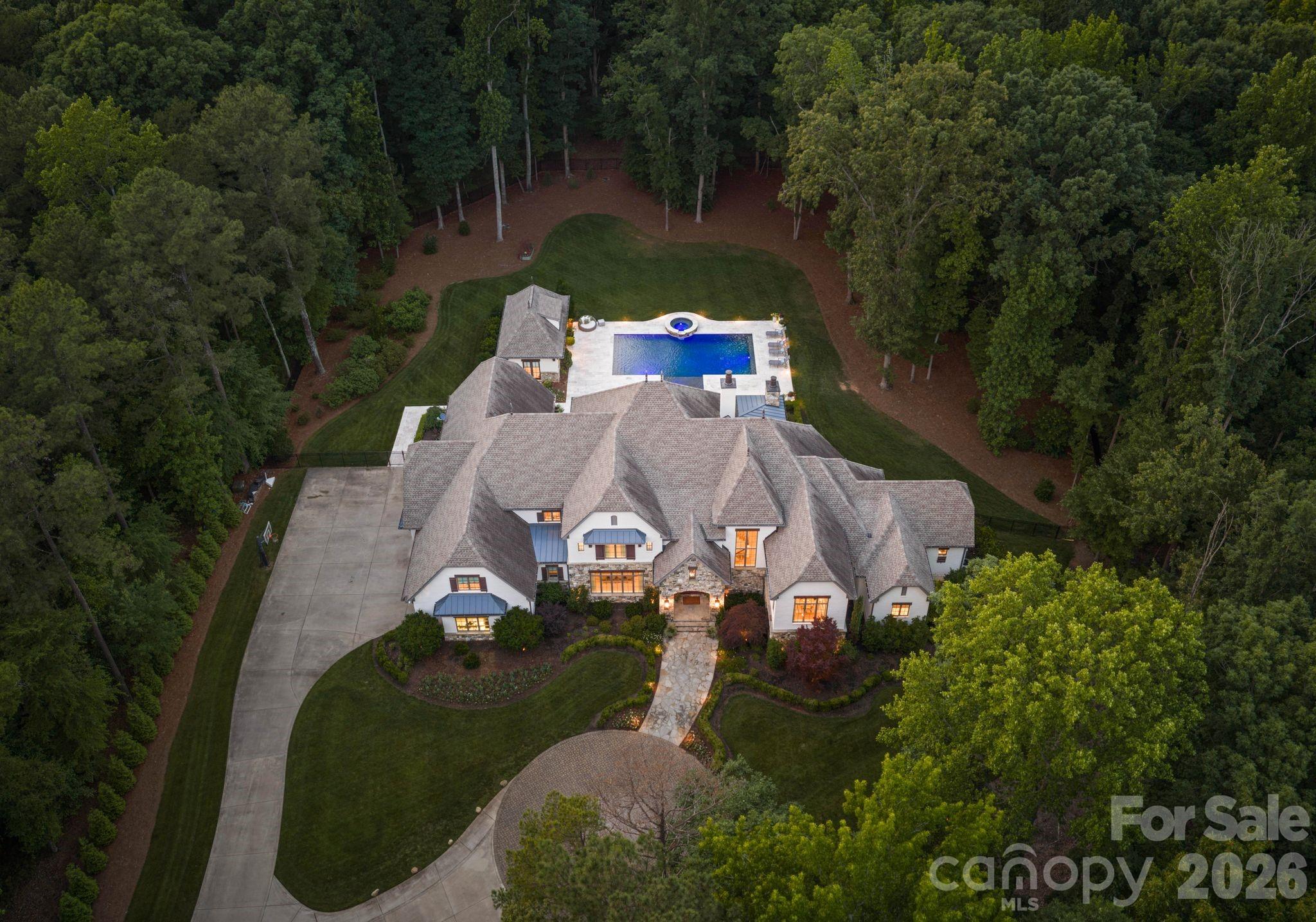 6010 Hathaway Lane Property Photo 3