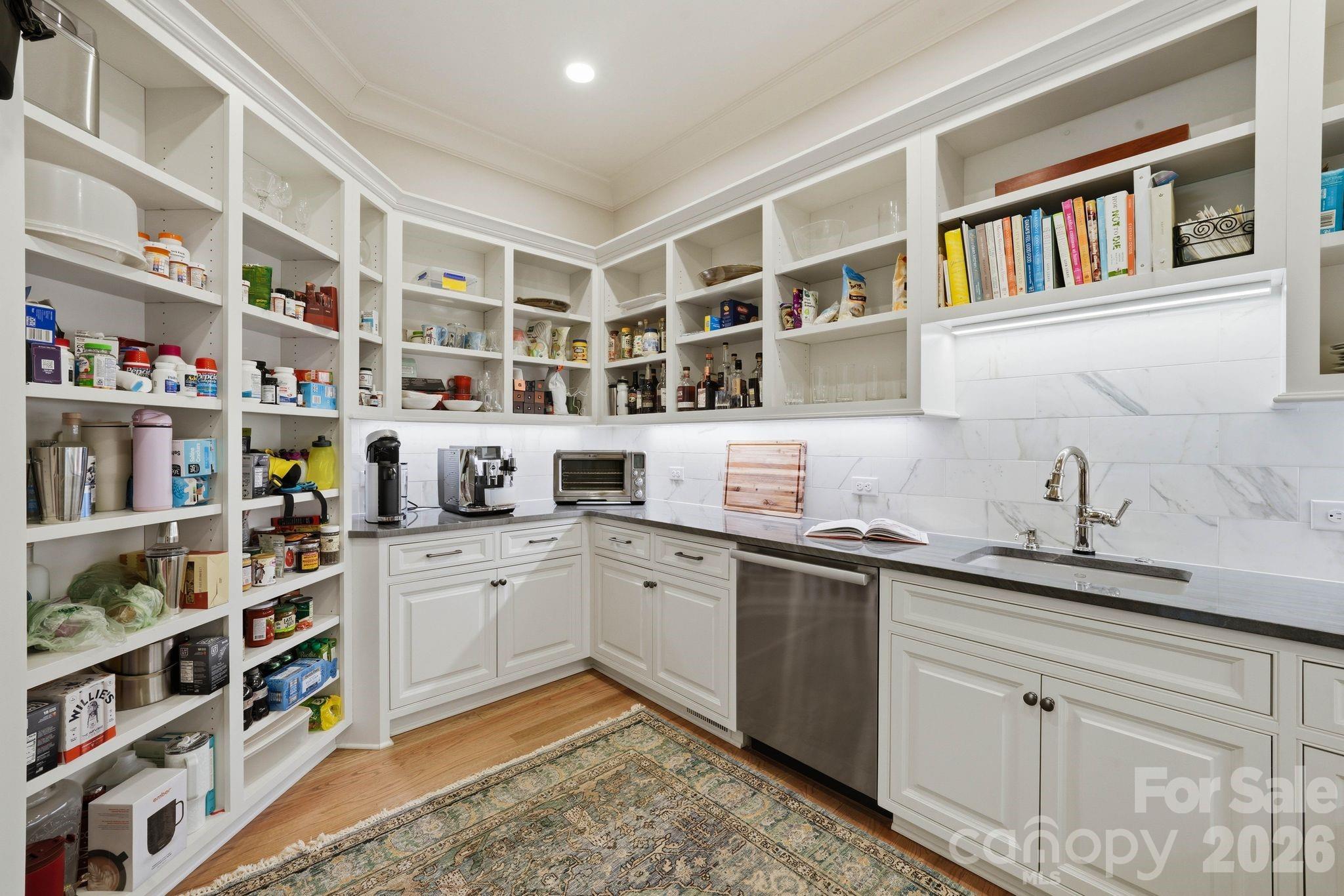 6010 Hathaway Lane Property Photo 11