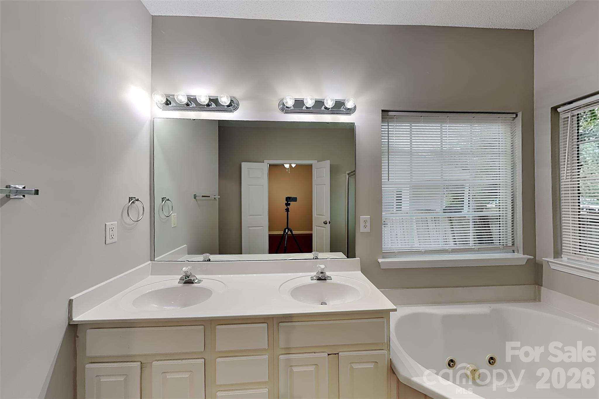 5611 Timbertop Lane Property Photo 12