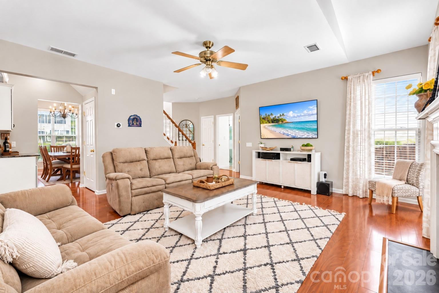 8728 Fieldcroft Drive Property Photo 7