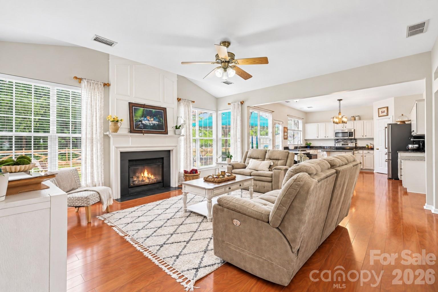8728 Fieldcroft Drive Property Photo 8