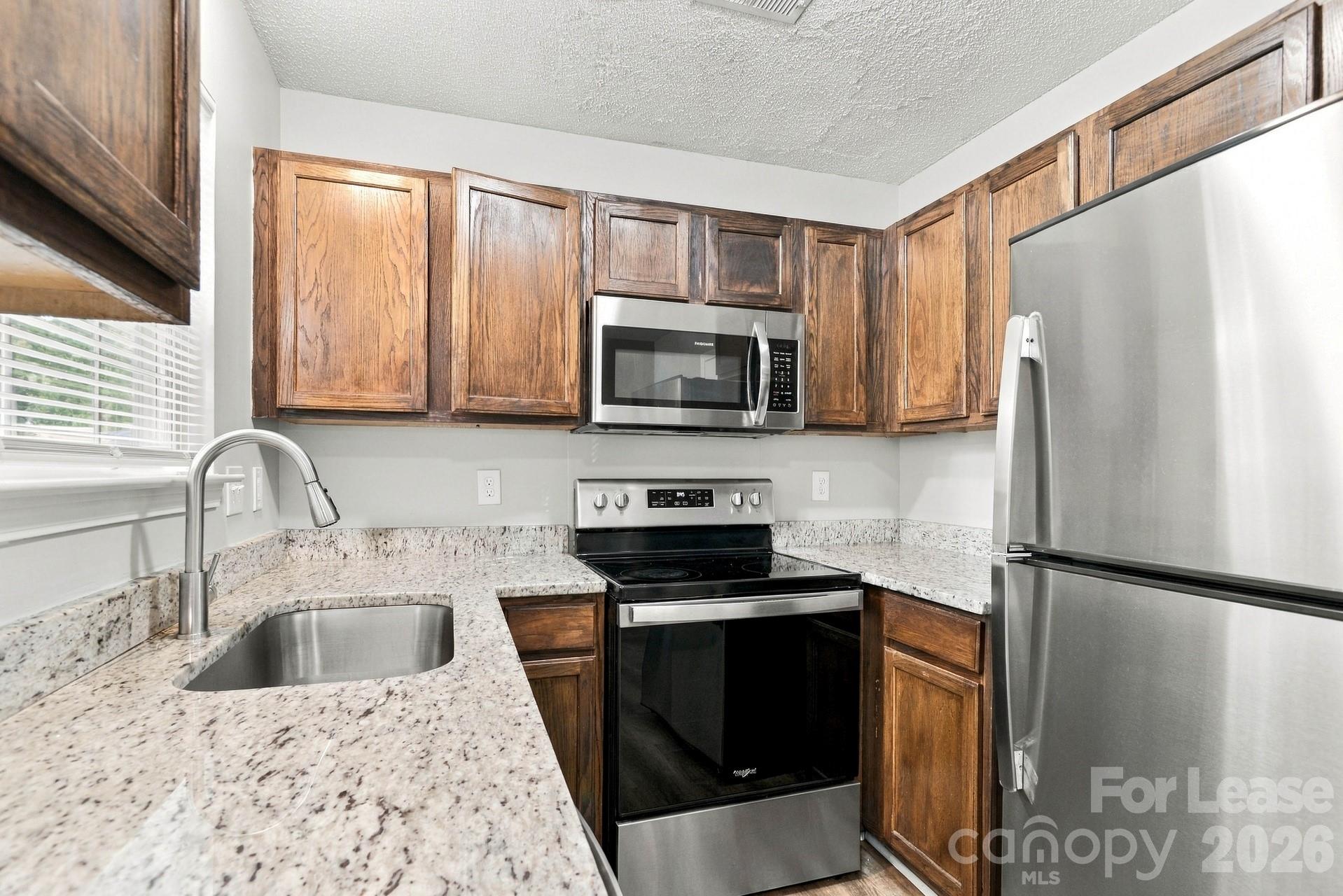 2639 Daffodil Drive Property Photo 2