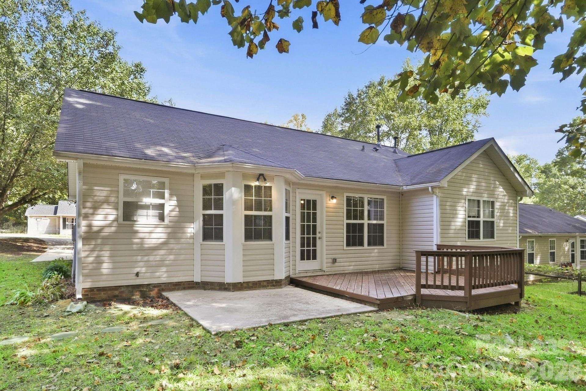 2639 Daffodil Drive Property Photo 3