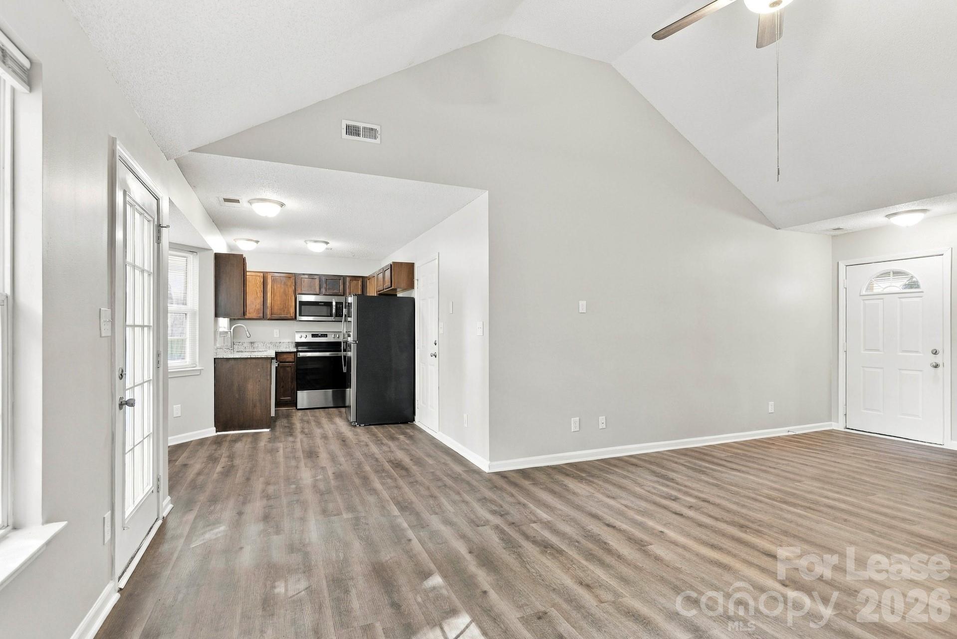 2639 Daffodil Drive Property Photo 5