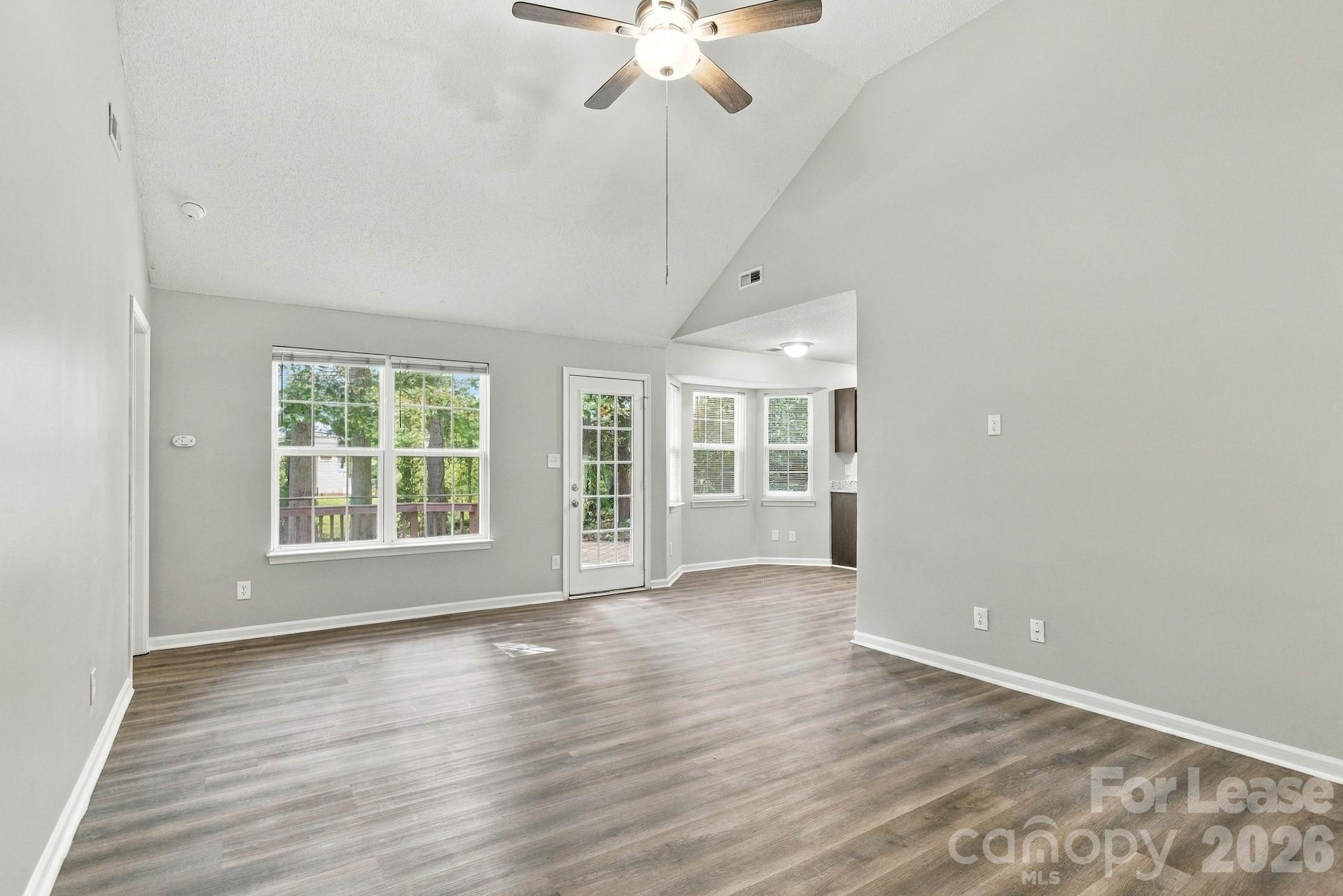 2639 Daffodil Drive Property Photo 6
