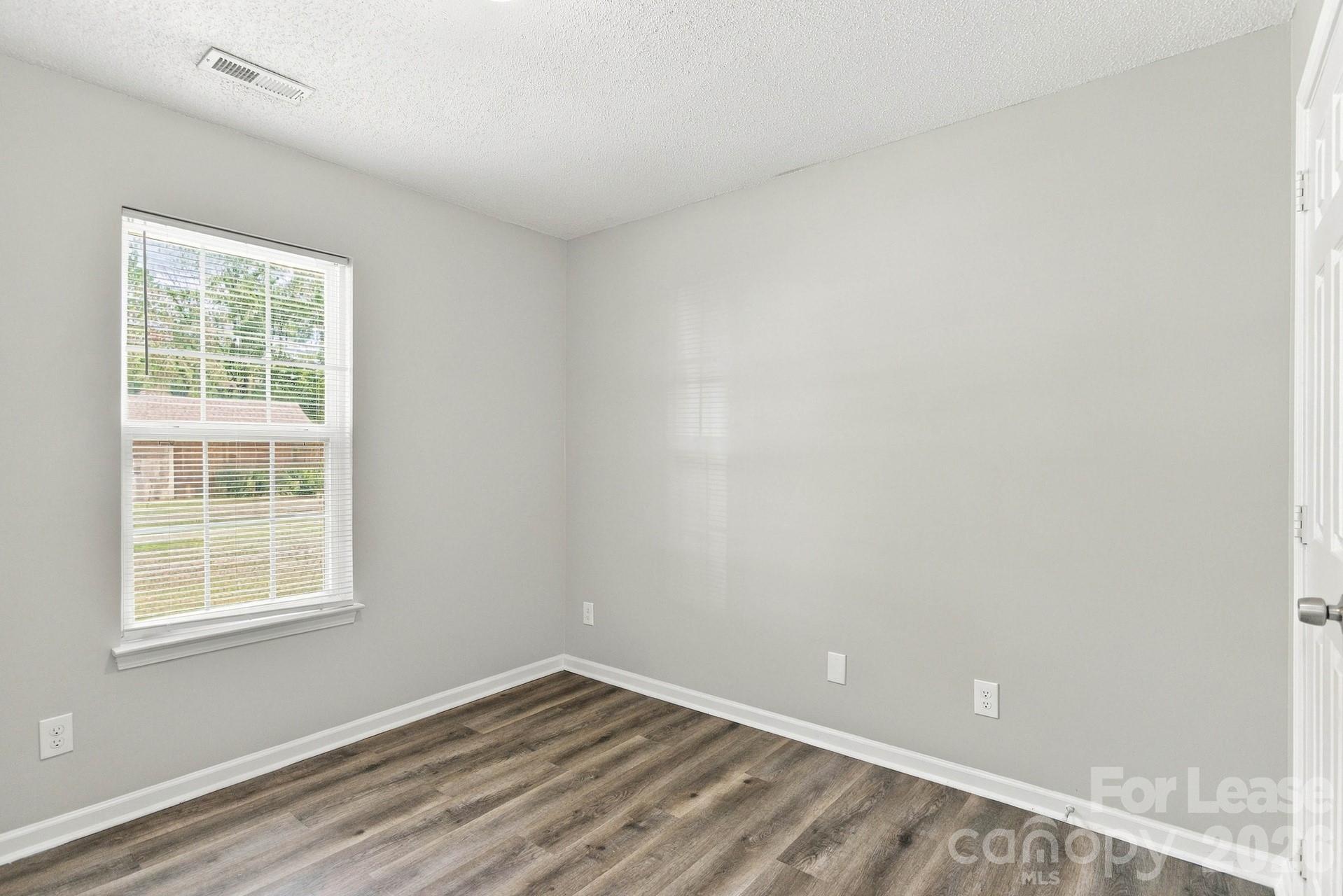 2639 Daffodil Drive Property Photo 12